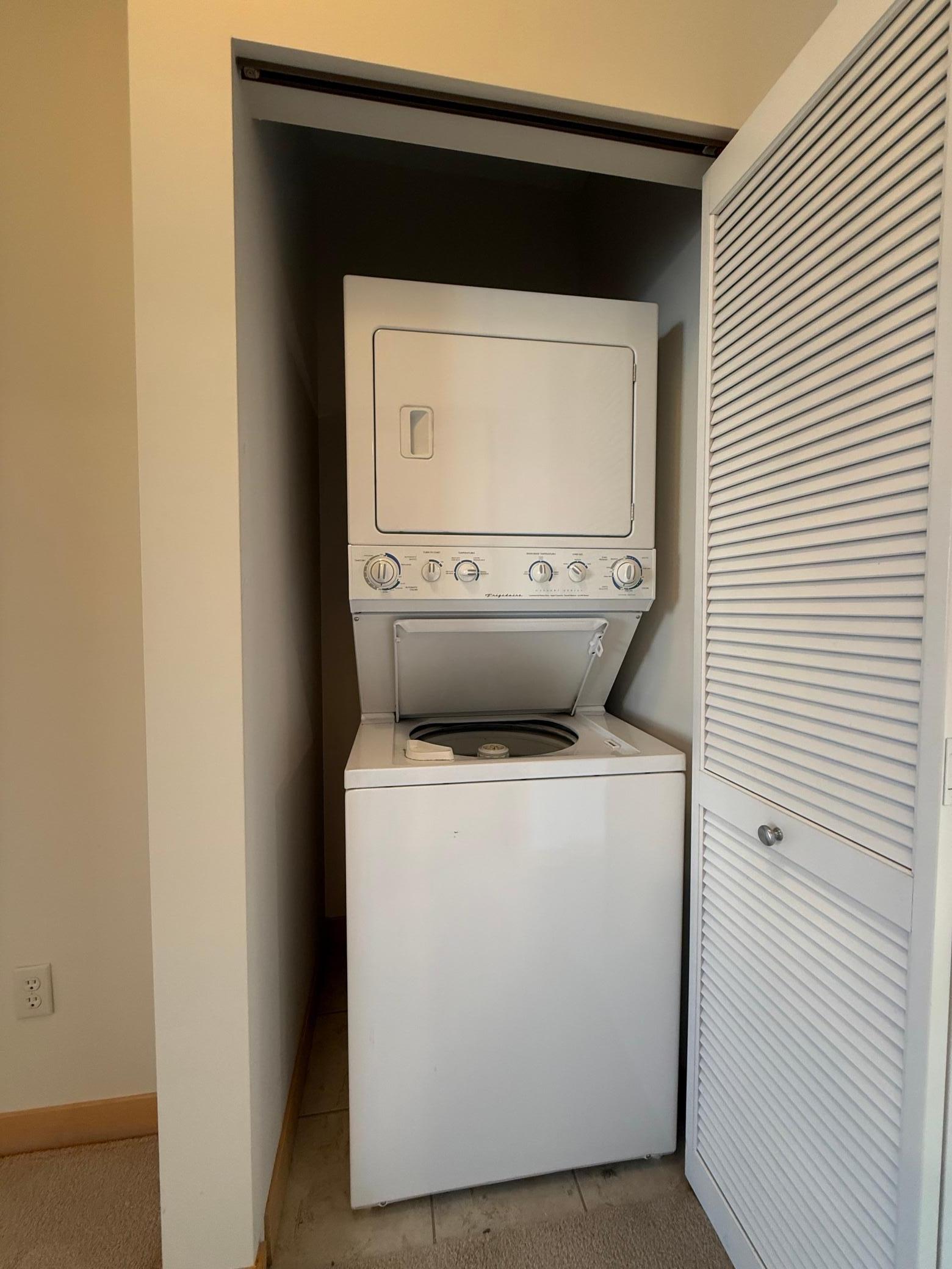 View of Residential at 2900 University Avenue #402, Minneapolis MN 55414, Minneapolis (17 of 30) - Mike Wilen | Minnesota Team Real Estate
