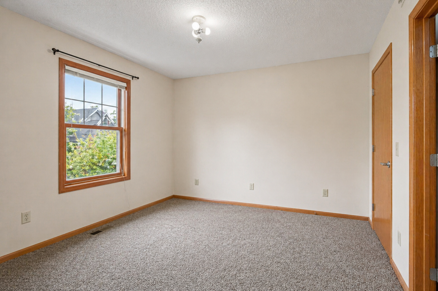 View of Residential at 2407 16th Avenue, Minneapolis MN 55404, Minneapolis (17 of 31) - Mike Wilen | Minnesota Team Real Estate