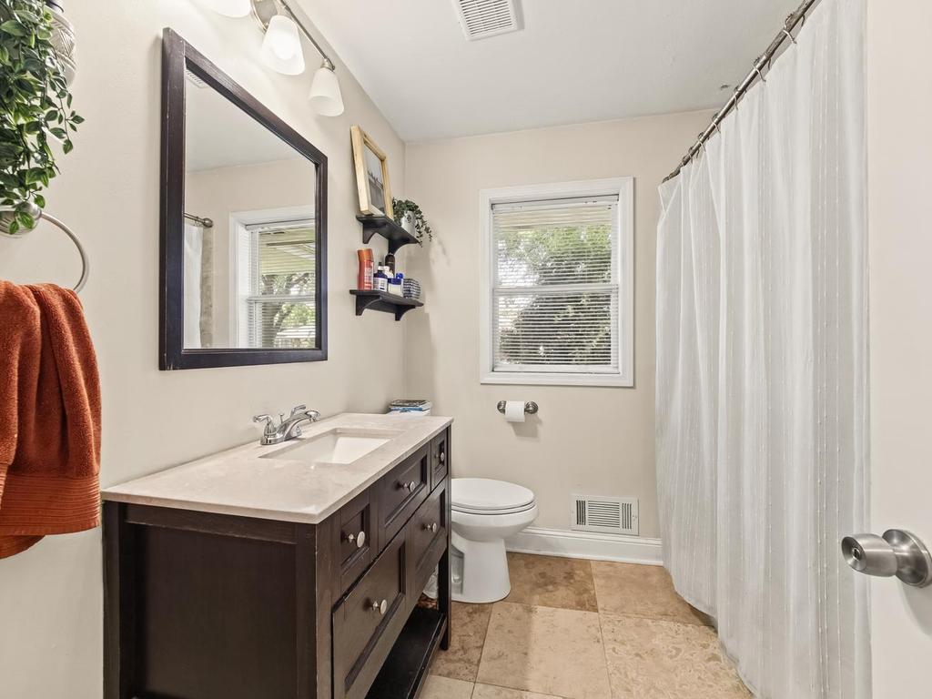 View of Residential at 817 Vincent Avenue, Minneapolis MN 55411, Minneapolis (7 of 14) - Mike Wilen | Minnesota Team Real Estate