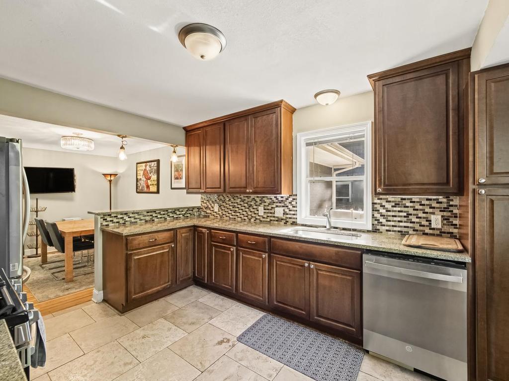 View of Residential at 817 Vincent Avenue, Minneapolis MN 55411, Minneapolis (4 of 14) - Mike Wilen | Minnesota Team Real Estate