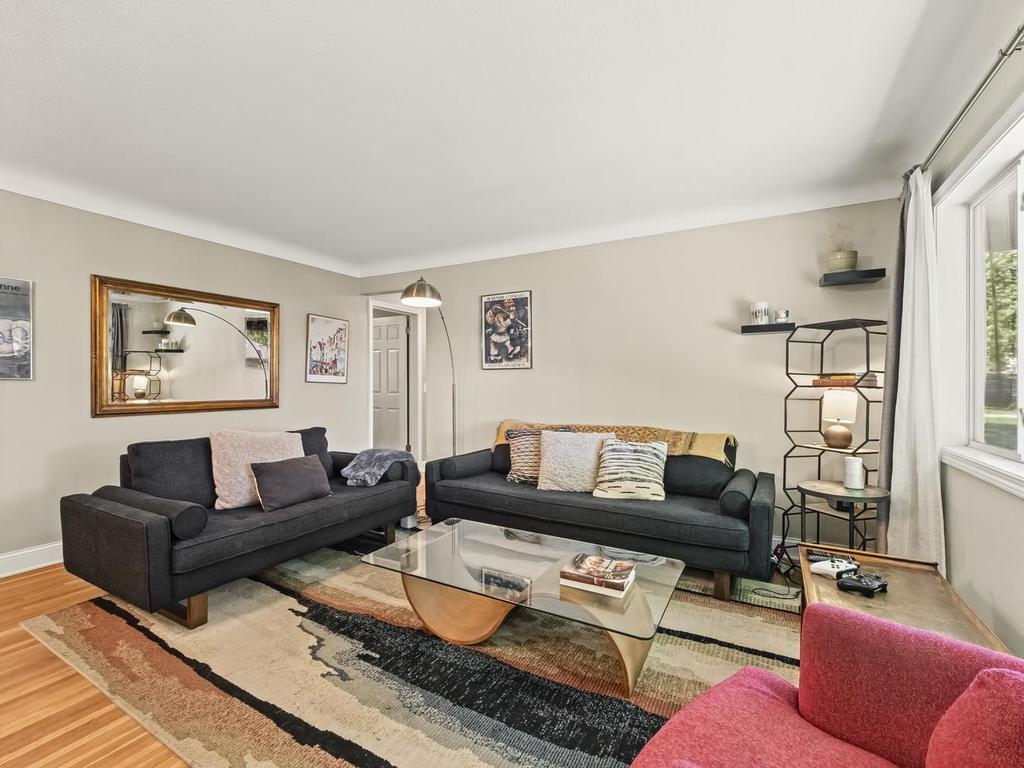 View of Residential at 817 Vincent Avenue, Minneapolis MN 55411, Minneapolis (2 of 14) - Mike Wilen | Minnesota Team Real Estate