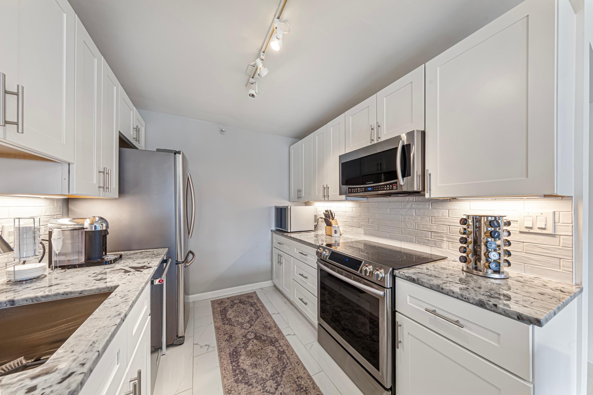 View of Residential at 1225 Lasalle Avenue #2101, Minneapolis MN 55403, Minneapolis (6 of 58) - Mike Wilen | Minnesota Team Real Estate