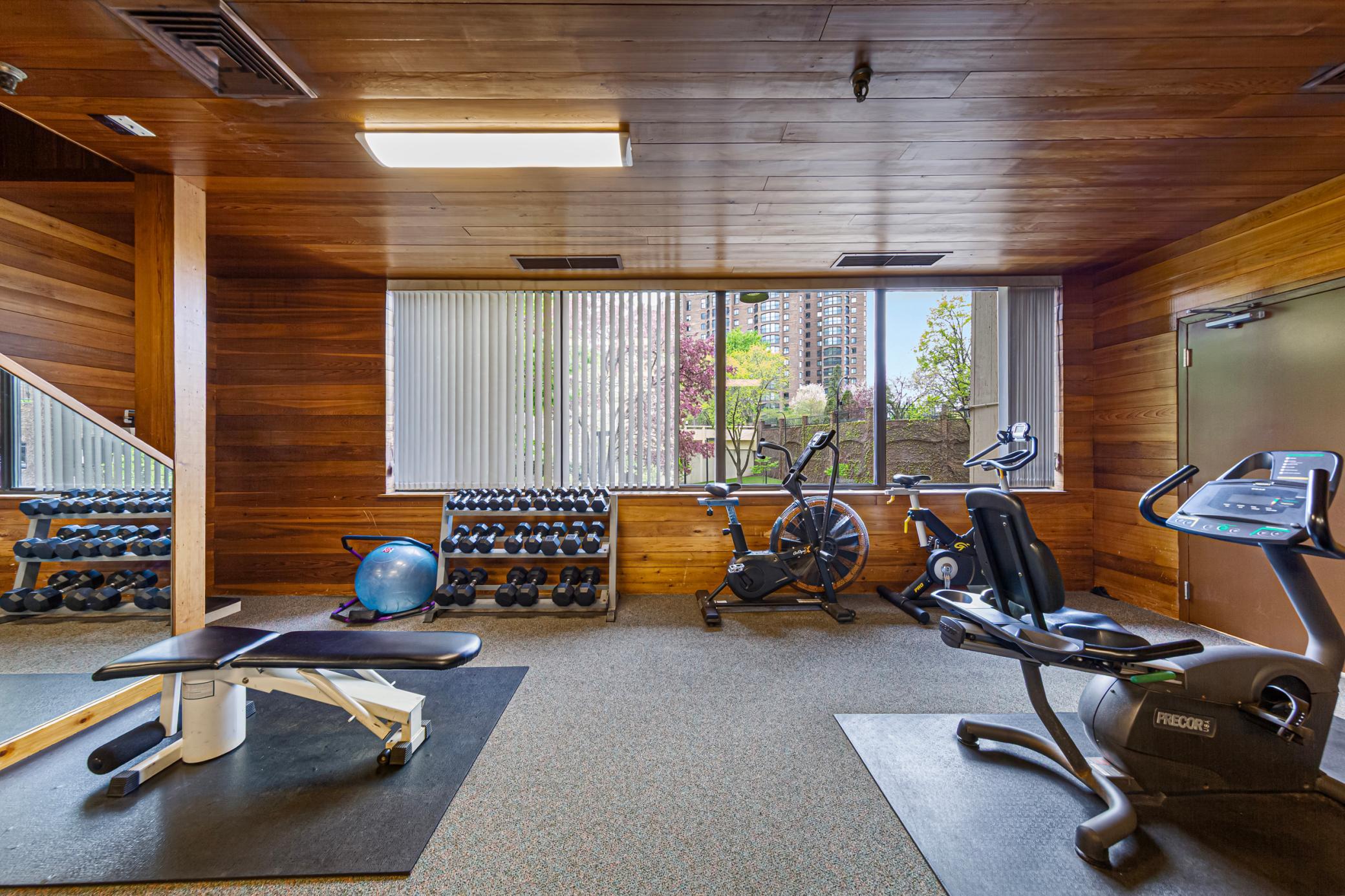 View of Residential at 1225 Lasalle Avenue #2101, Minneapolis MN 55403, Minneapolis (54 of 58) - Mike Wilen | Minnesota Team Real Estate