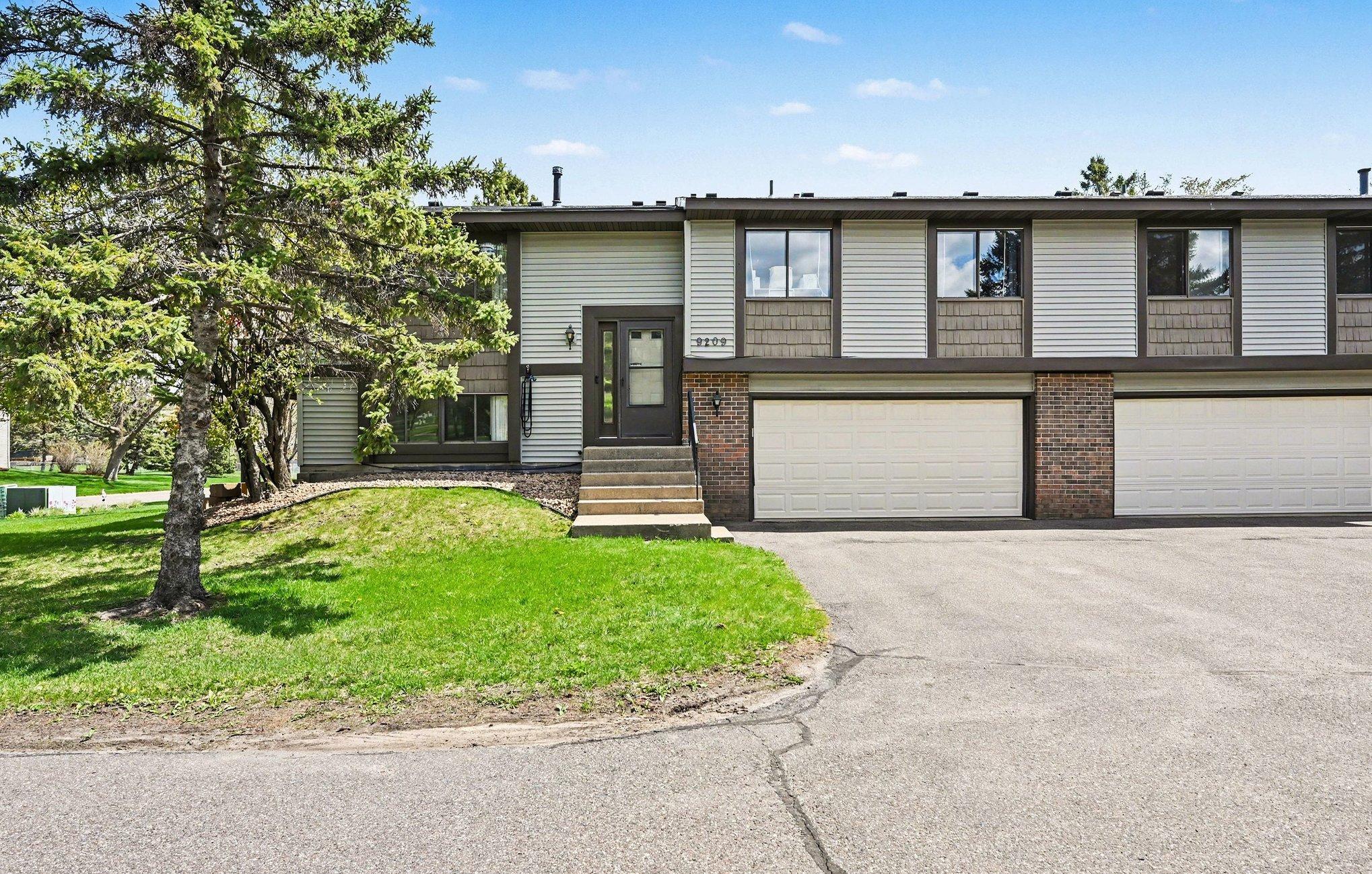 View of Residential at 9209 Dartford Road, Woodbury MN 55125, Woodbury (22 of 24) - Mike Wilen | Minnesota Team Real Estate