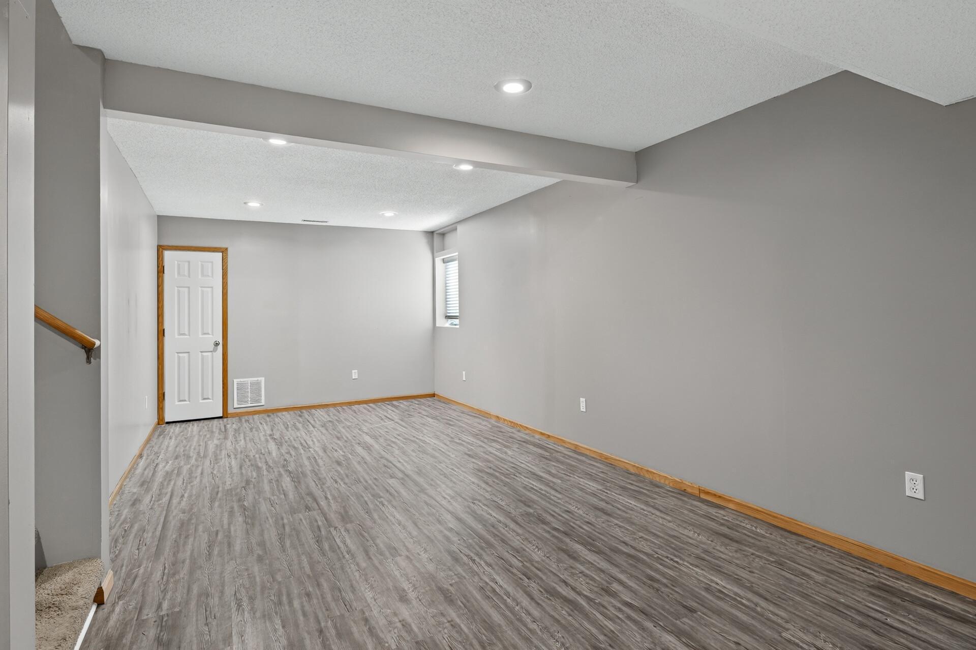 View of Residential at 13821 Edgewood Avenue, Savage MN 55378, Savage (27 of 34) - Mike Wilen | Minnesota Team Real Estate