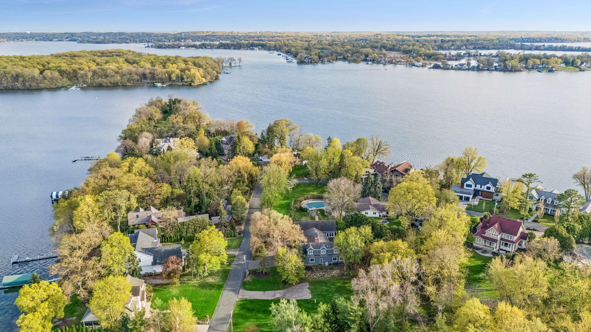 View of Land at 2308 Huntington Point Road, Wayzata MN 55391, Wayzata (7 of 12) - Mike Wilen | Minnesota Team Real Estate