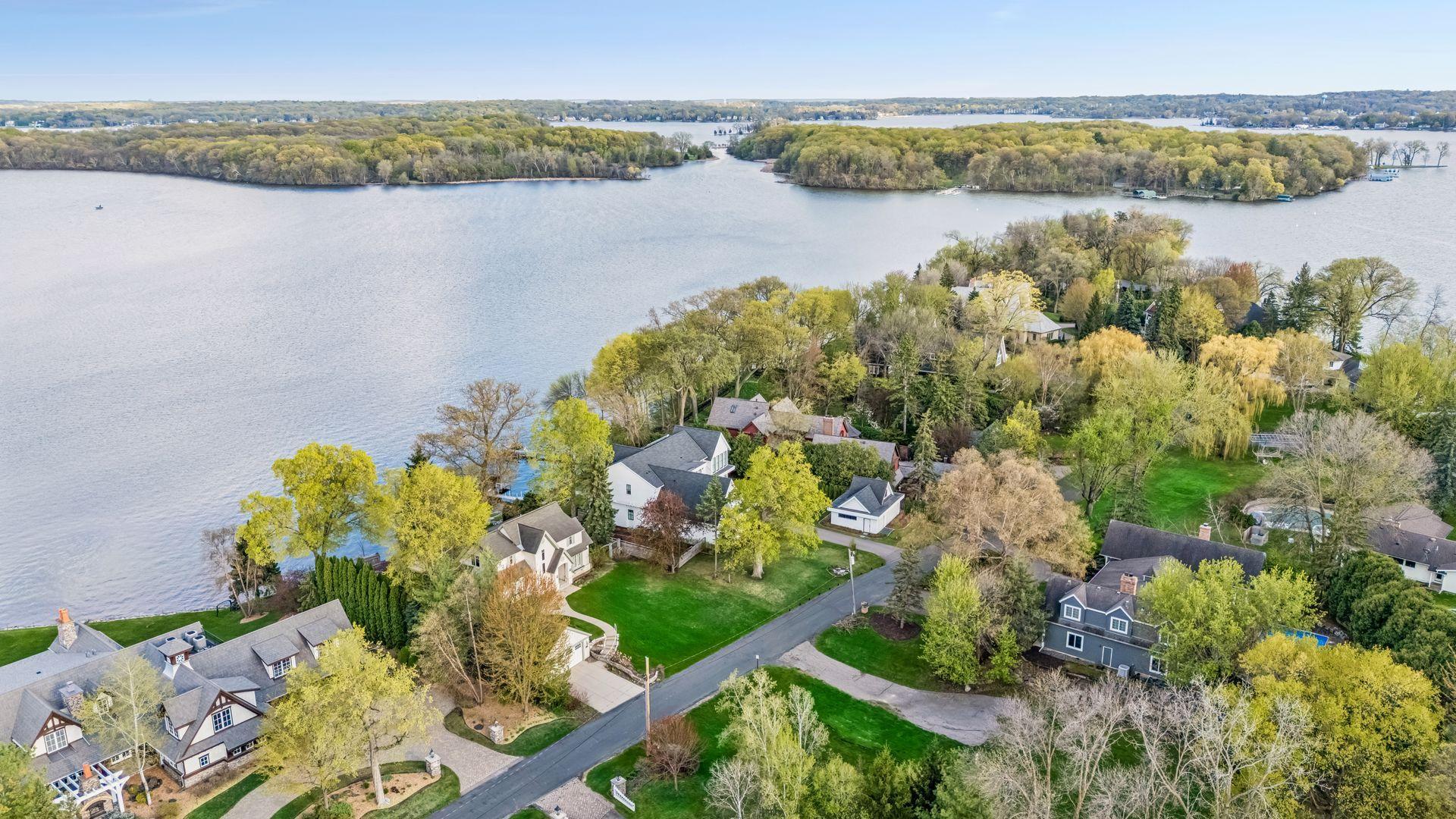 View of Land at 2308 Huntington Point Road, Wayzata MN 55391, Wayzata (5 of 12) - Mike Wilen | Minnesota Team Real Estate