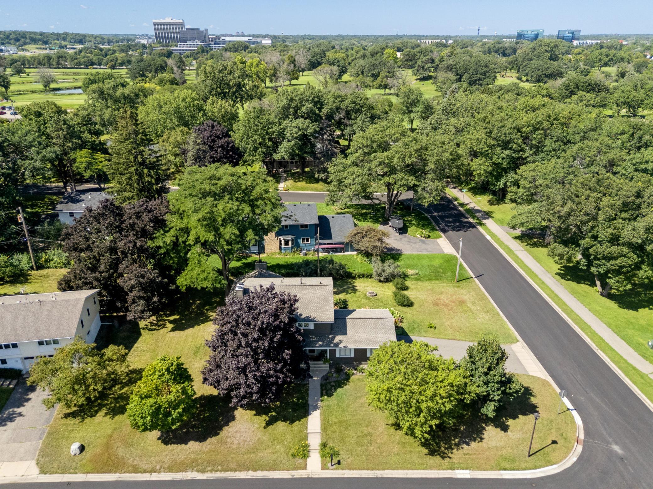 View of Residential at 10 Western Terrace, Golden Valley MN 55426, Golden Valley (9 of 47) - Mike Wilen | Minnesota Team Real Estate