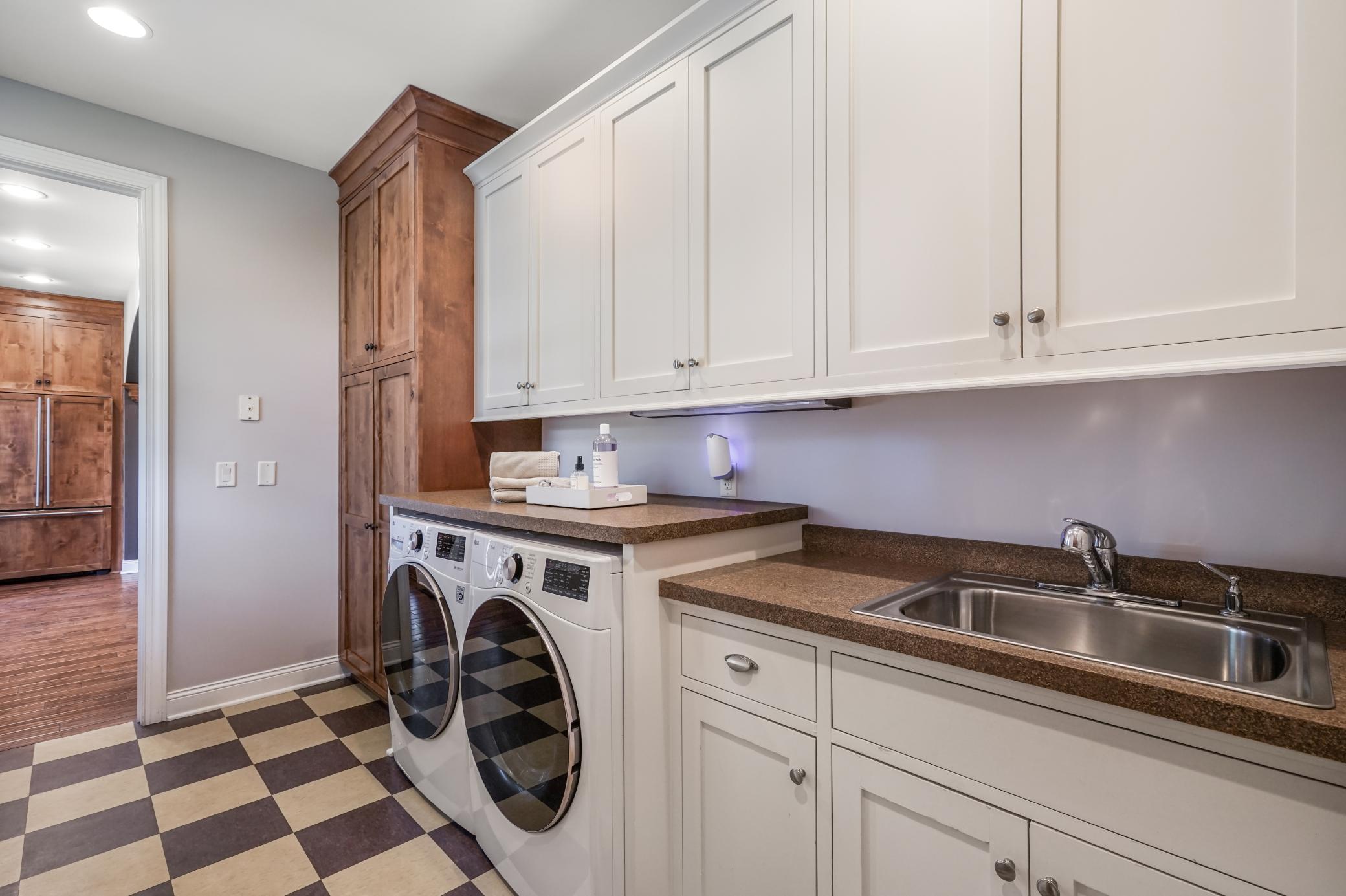 View of Residential at 4000 Inglewood Avenue, Edina MN 55416, Edina (53 of 62) - Mike Wilen | Minnesota Team Real Estate
