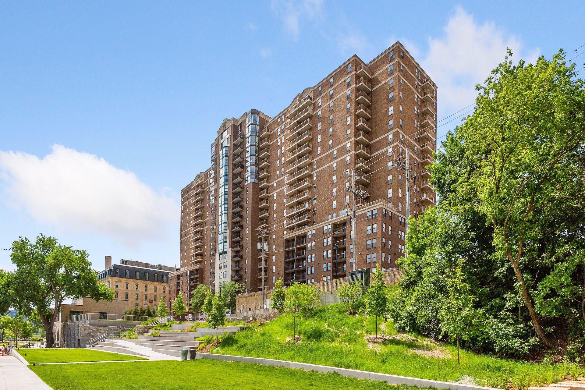 View of Residential at 401 1st Street #616, Minneapolis MN 55401, Minneapolis (47 of 64) - Mike Wilen | Minnesota Team Real Estate