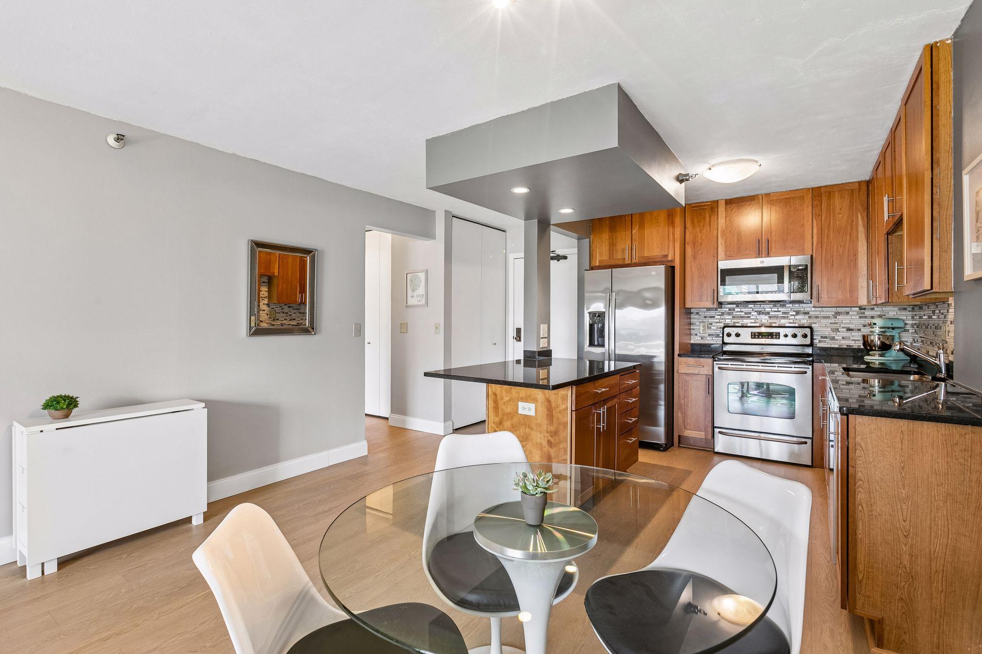 View of Residential at 401 1st Street #616, Minneapolis MN 55401, Minneapolis (10 of 64) - Mike Wilen | Minnesota Team Real Estate