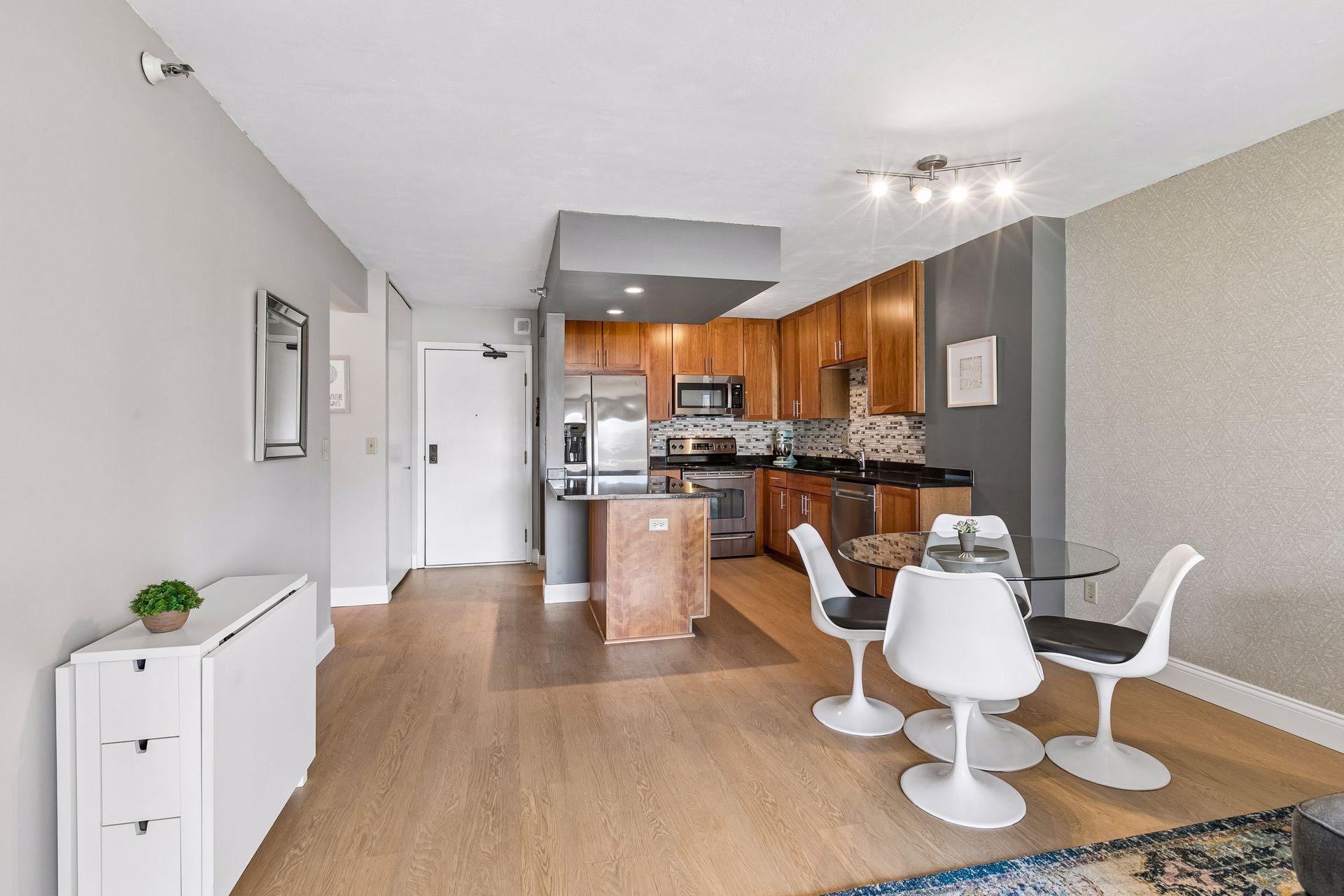 View of Residential at 401 1st Street #616, Minneapolis MN 55401, Minneapolis (9 of 64) - Mike Wilen | Minnesota Team Real Estate