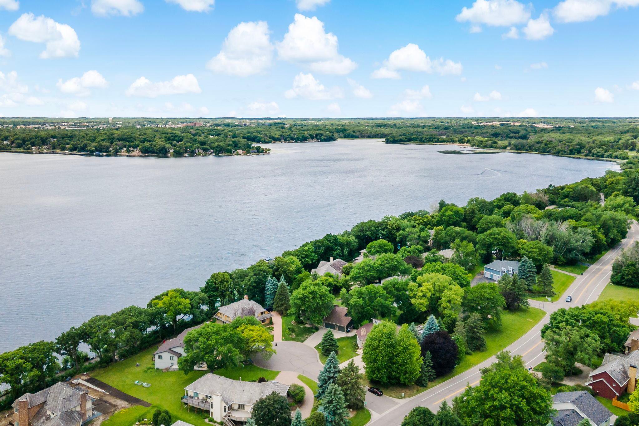 View of Residential at 10300 27th Avenue N, Plymouth MN 55441, Plymouth (40 of 59) - Mike Wilen | Minnesota Team Real Estate