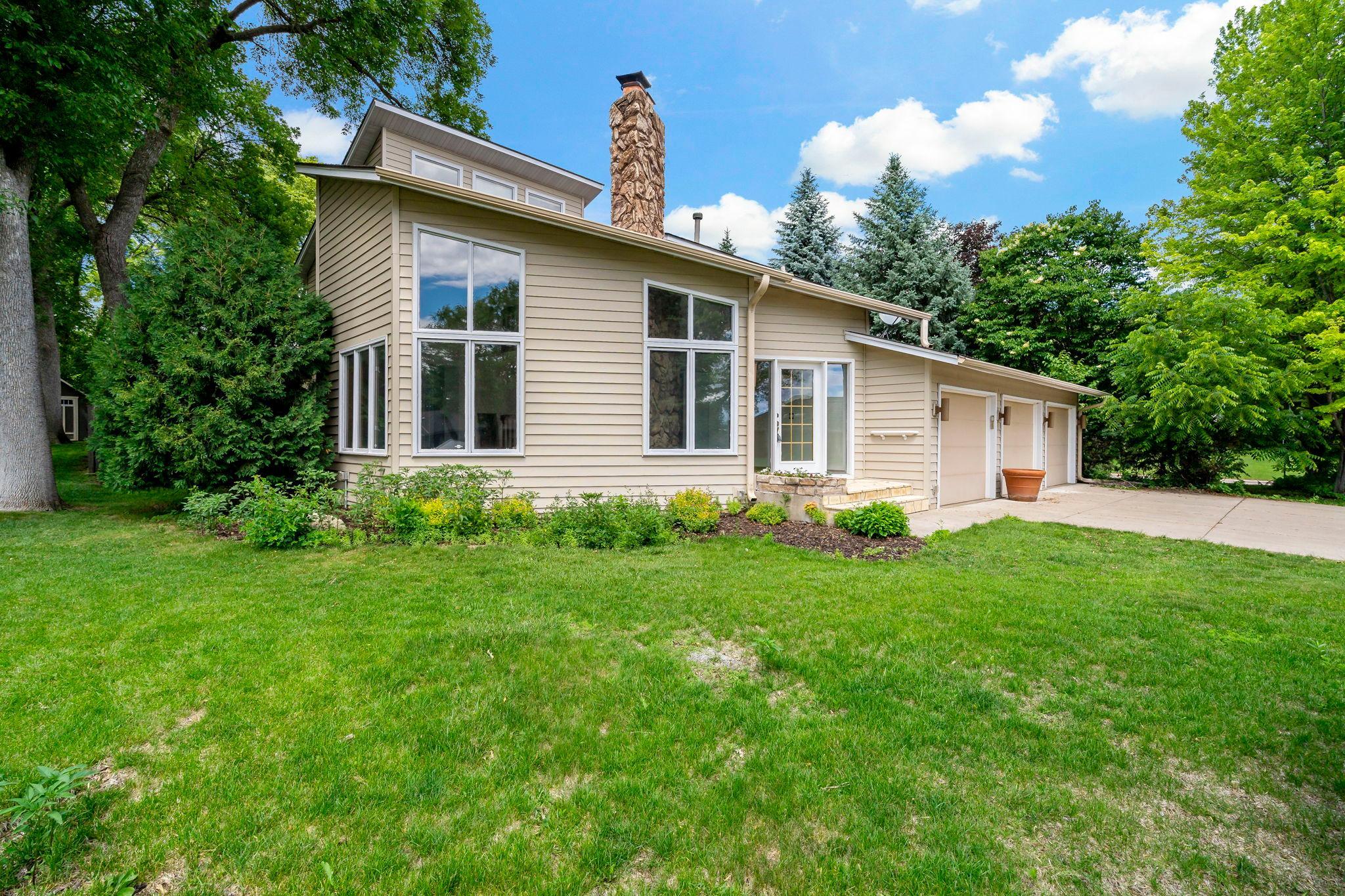 View of Residential at 10300 27th Avenue N, Plymouth MN 55441, Plymouth (5 of 59) - Mike Wilen | Minnesota Team Real Estate