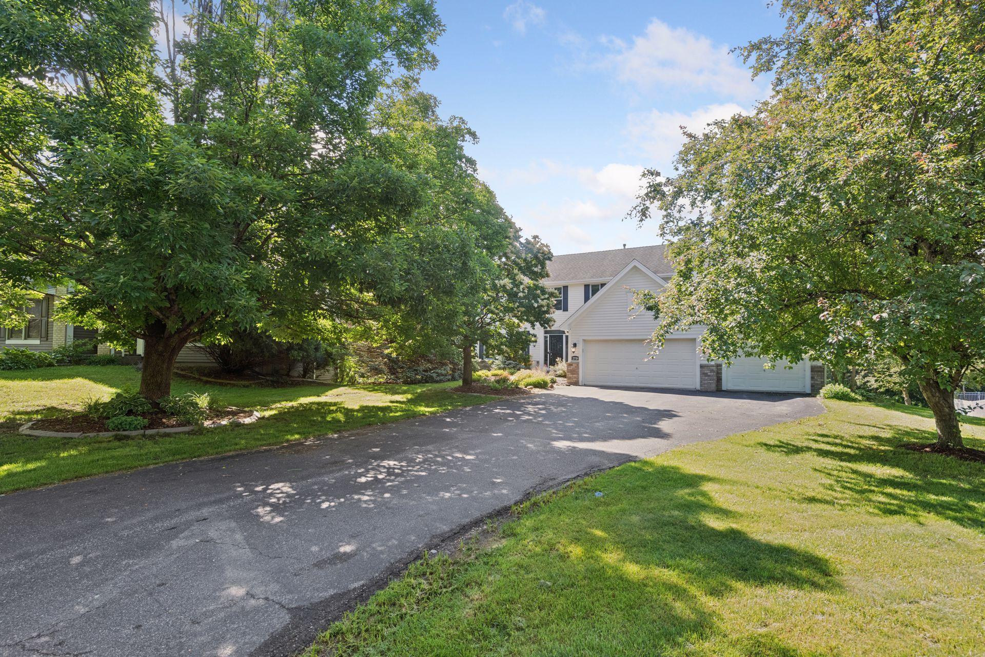 View of Residential at 2719 Longacres Drive, Chanhassen MN 55317, Chanhassen (65 of 74) - Mike Wilen | Minnesota Team Real Estate