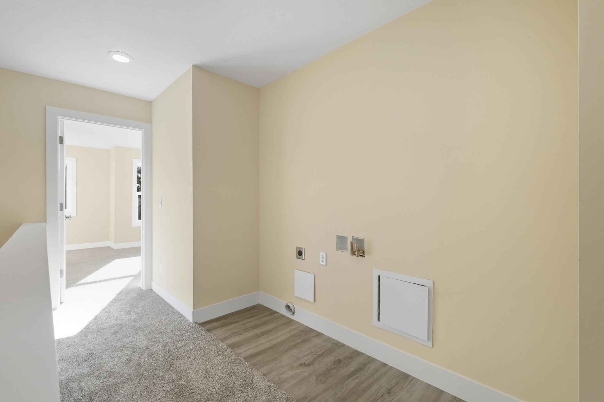 View of Residential at 2127 James Avenue, Minneapolis MN 55411, Minneapolis (18 of 20) - Mike Wilen | Minnesota Team Real Estate