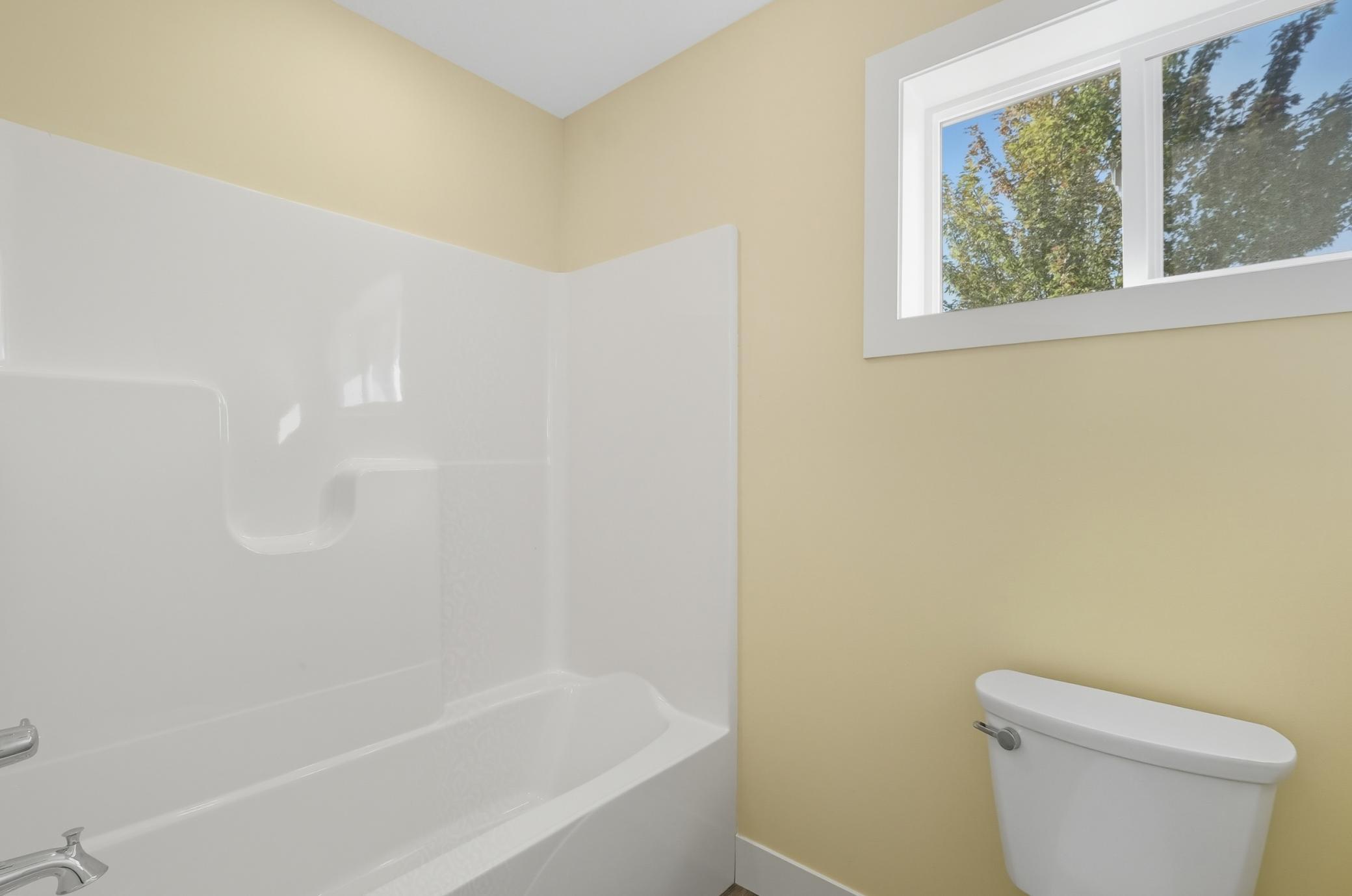 View of Residential at 2127 James Avenue, Minneapolis MN 55411, Minneapolis (17 of 20) - Mike Wilen | Minnesota Team Real Estate