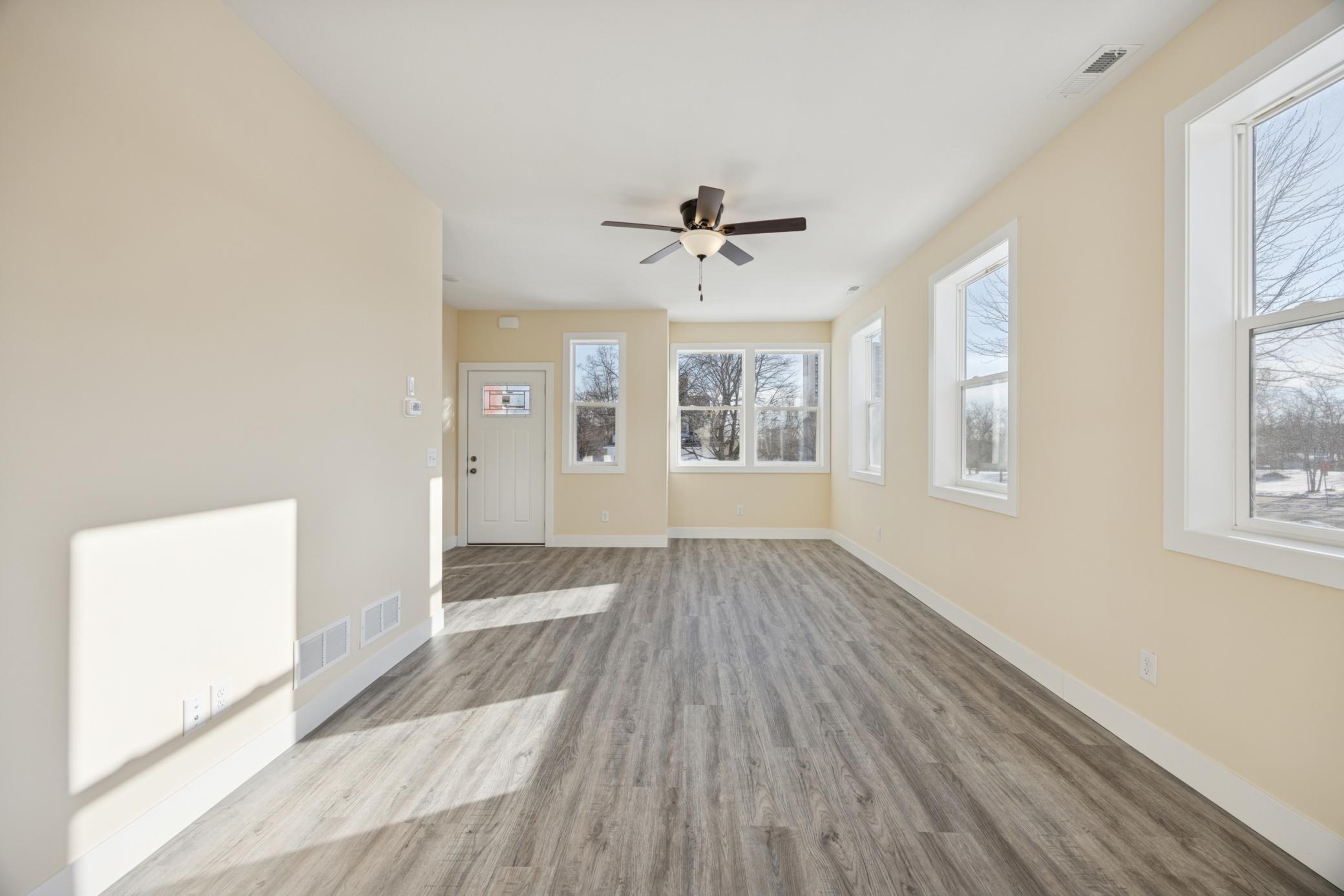 View of Residential at 2127 James Avenue, Minneapolis MN 55411, Minneapolis (9 of 20) - Mike Wilen | Minnesota Team Real Estate