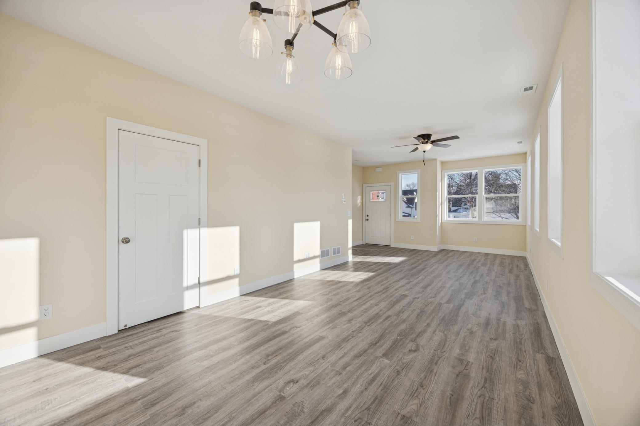 View of Residential at 2127 James Avenue, Minneapolis MN 55411, Minneapolis (8 of 20) - Mike Wilen | Minnesota Team Real Estate