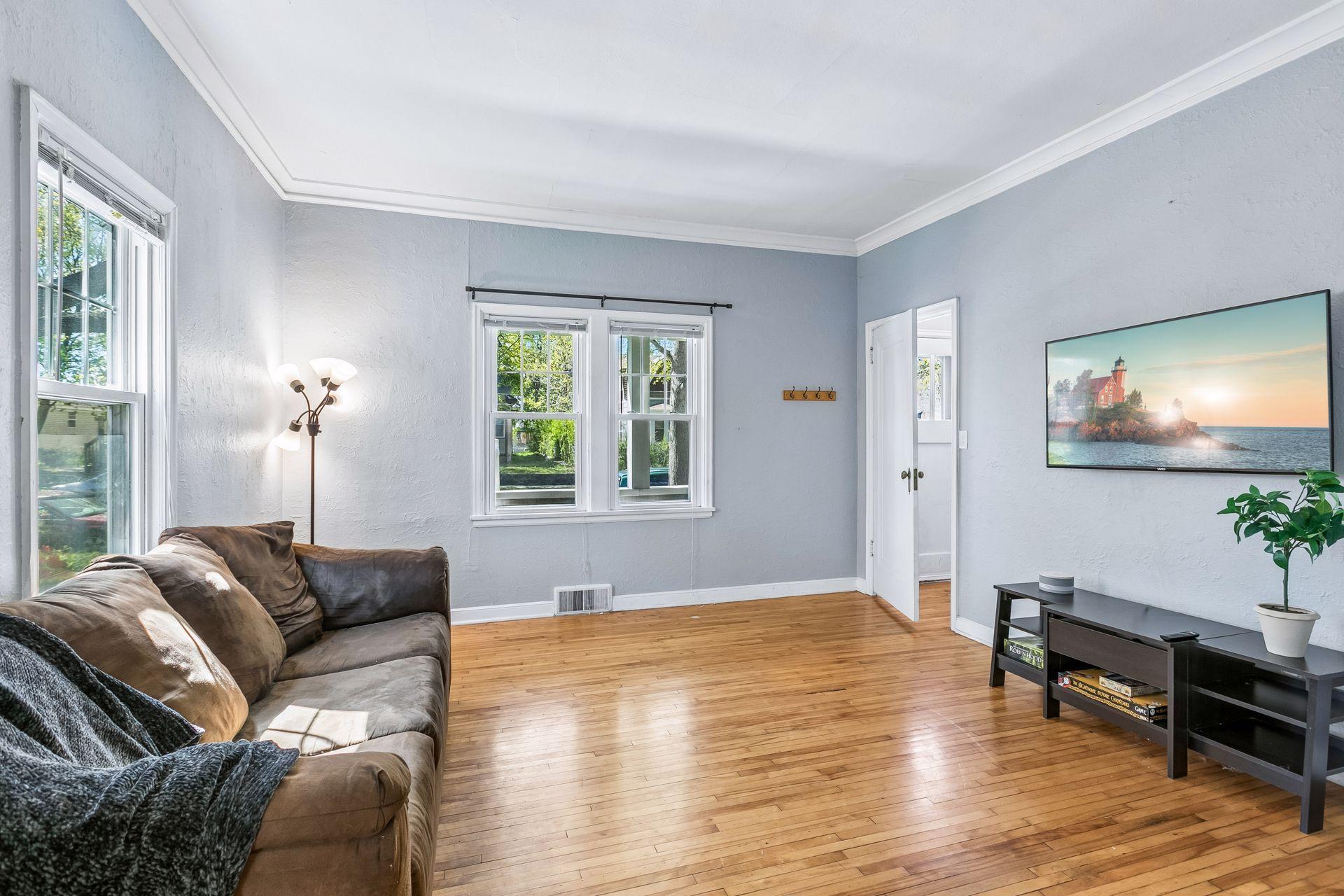 View of Residential at 1505 Sherburne Avenue, Saint Paul MN 55104, Saint Paul (4 of 23) - Mike Wilen | Minnesota Team Real Estate