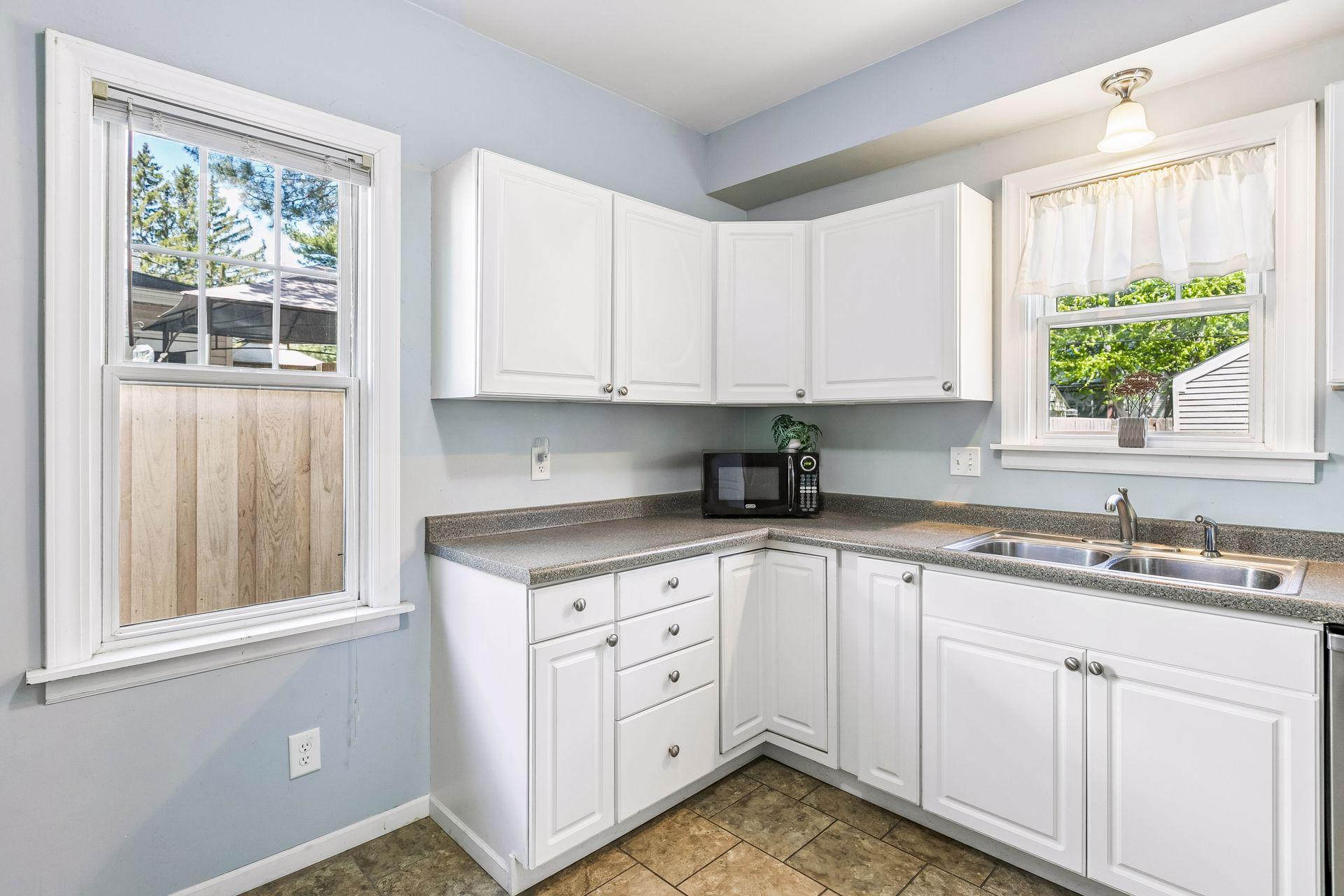 View of Residential at 1505 Sherburne Avenue, Saint Paul MN 55104, Saint Paul (9 of 23) - Mike Wilen | Minnesota Team Real Estate