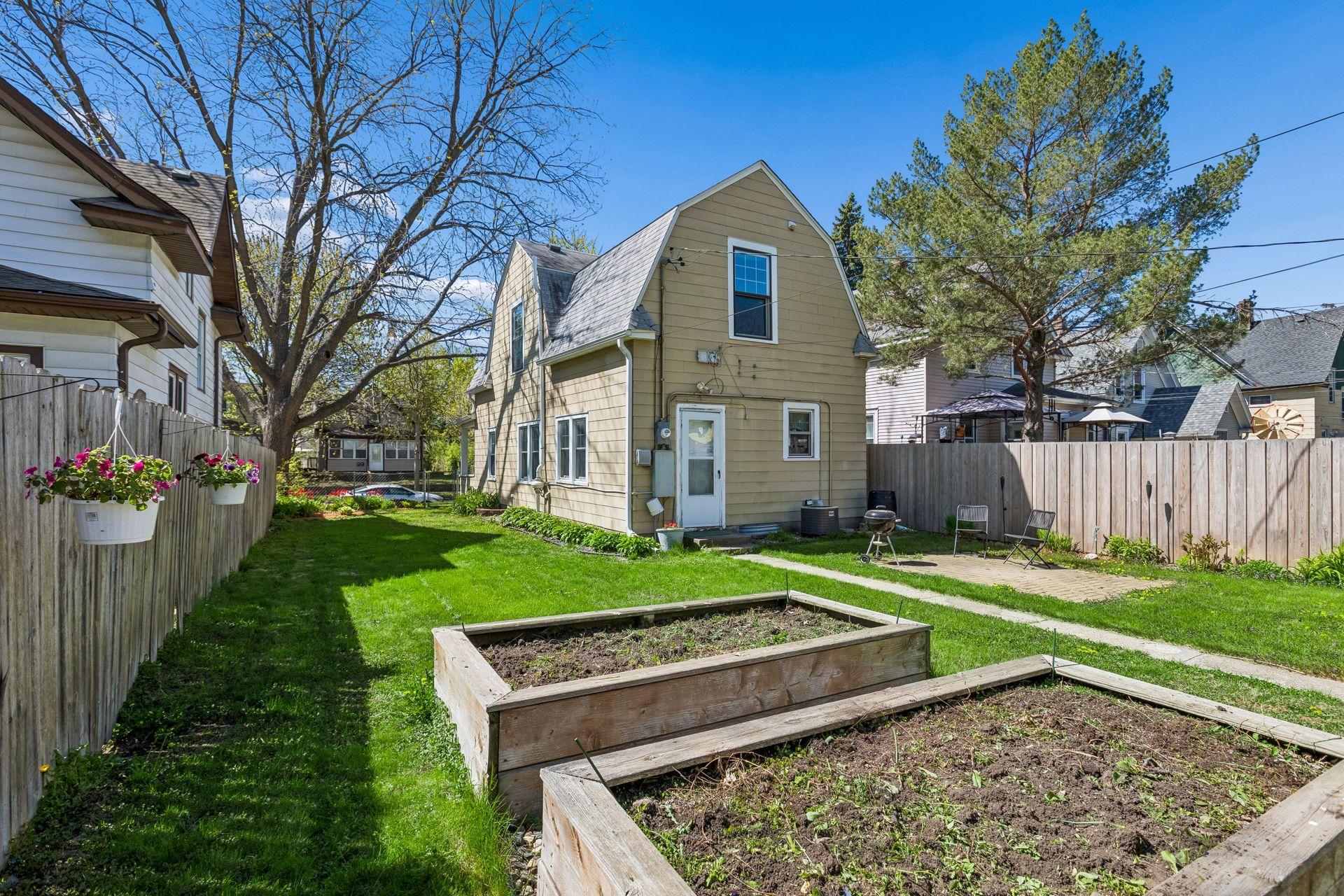 View of Residential at 1505 Sherburne Avenue, Saint Paul MN 55104, Saint Paul (21 of 23) - Mike Wilen | Minnesota Team Real Estate