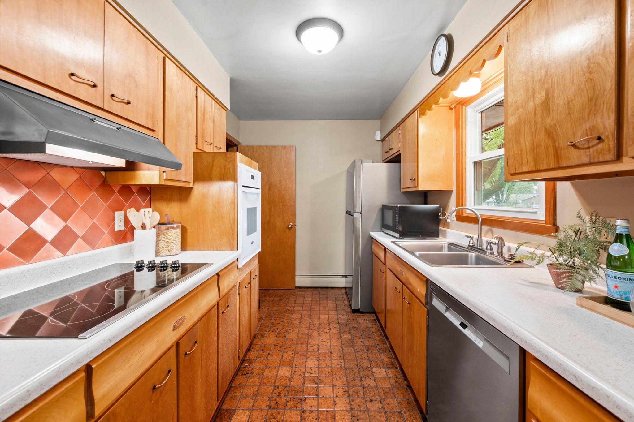 View of Residential at 2245 Mapleview Avenue, Maplewood MN 55109, Maplewood (11 of 30) - Mike Wilen | Minnesota Team Real Estate
