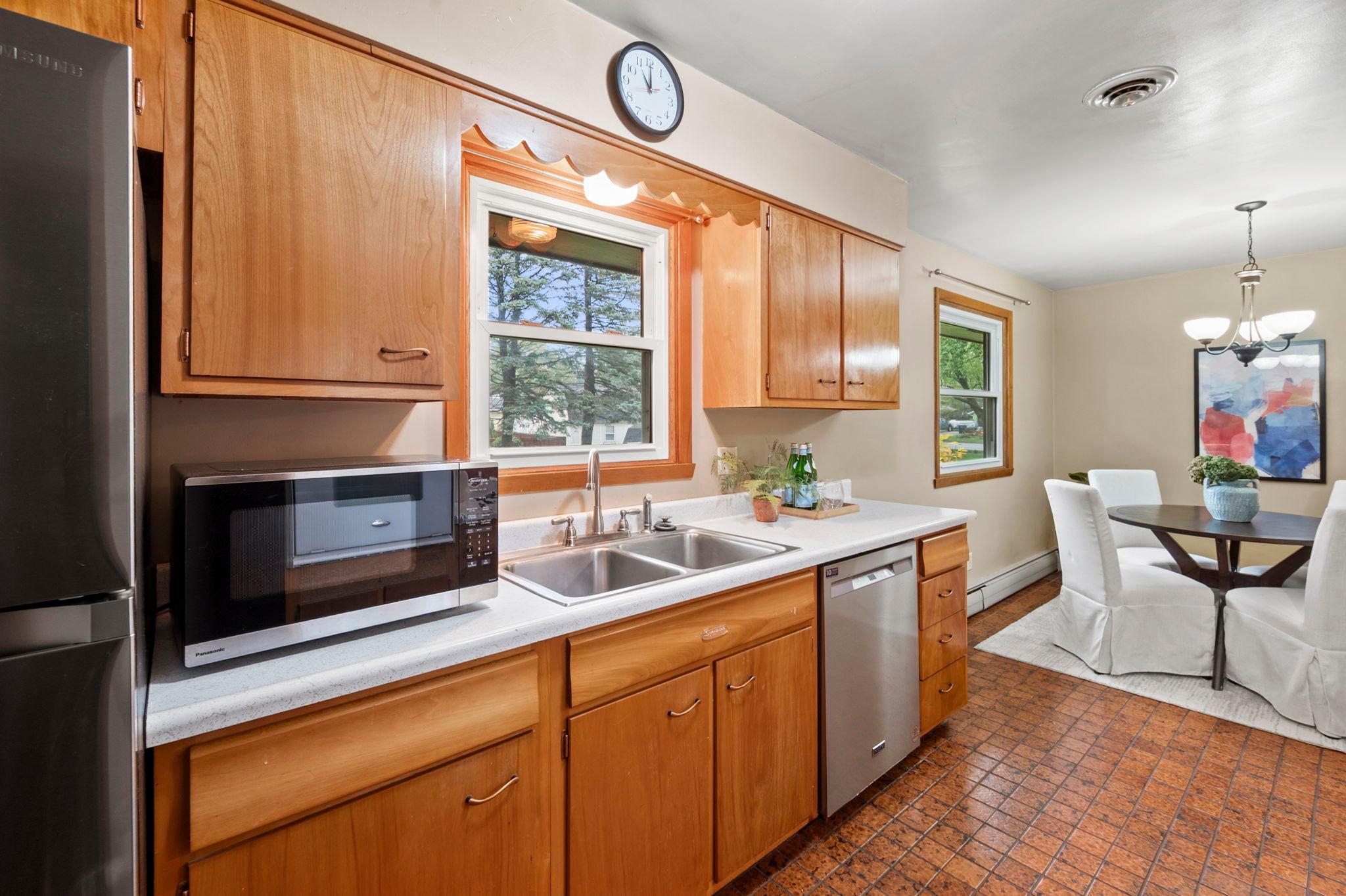 View of Residential at 2245 Mapleview Avenue, Maplewood MN 55109, Maplewood (10 of 30) - Mike Wilen | Minnesota Team Real Estate