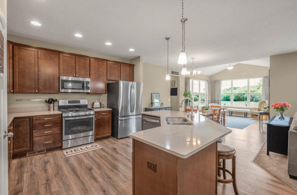 View of Residential at 6531 102nd Avenue, Brooklyn Park MN 55445, Brooklyn Park (6 of 34) - Mike Wilen | Minnesota Team Real Estate