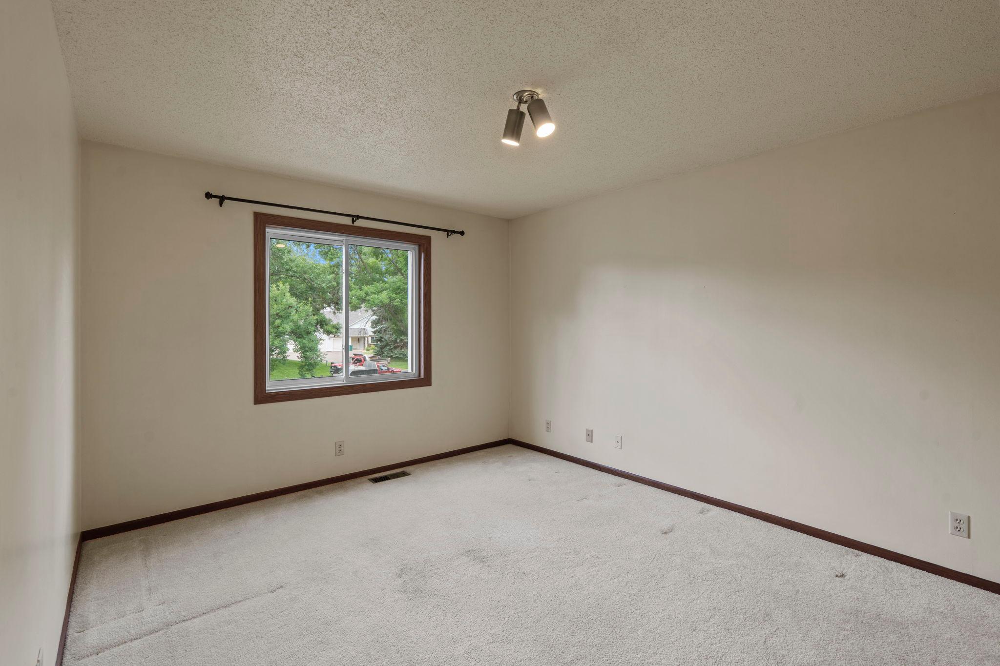 View of Residential at 977 Heritage Court, Vadnais Heights MN 55127, Vadnais Heights (7 of 59) - Mike Wilen | Minnesota Team Real Estate