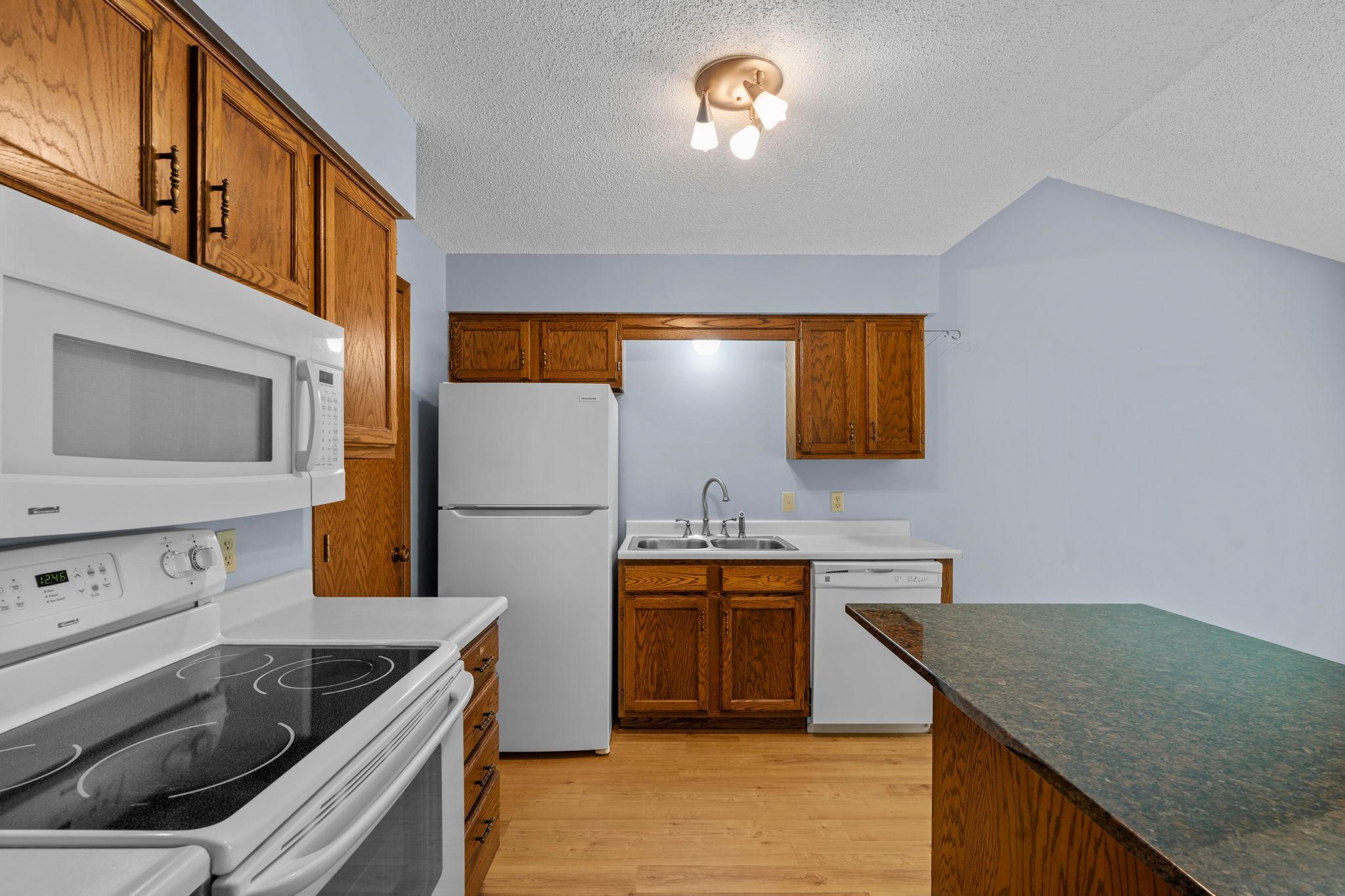 View of Residential at 977 Heritage Court, Vadnais Heights MN 55127, Vadnais Heights (28 of 59) - Mike Wilen | Minnesota Team Real Estate