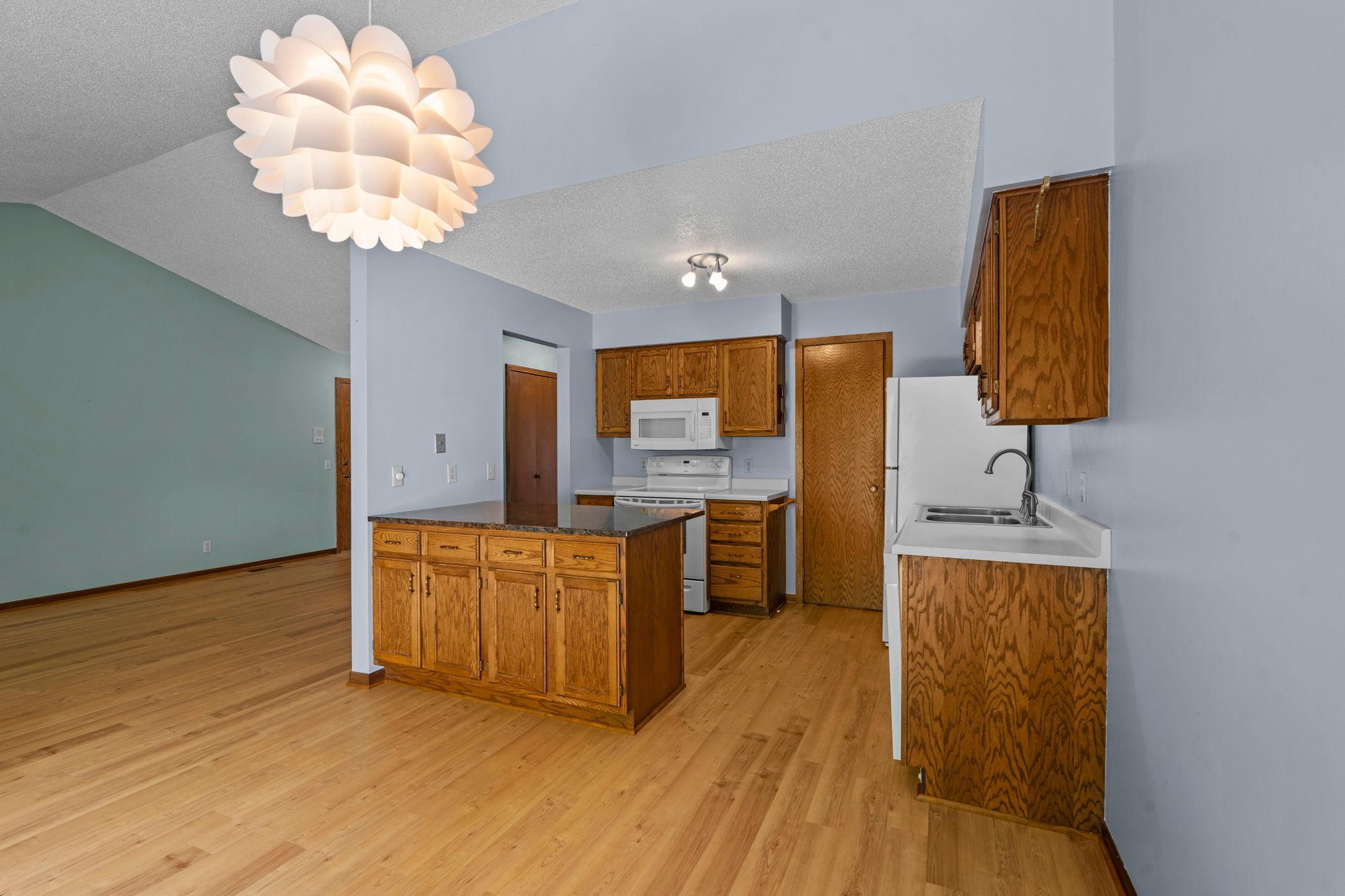 View of Residential at 977 Heritage Court, Vadnais Heights MN 55127, Vadnais Heights (19 of 59) - Mike Wilen | Minnesota Team Real Estate
