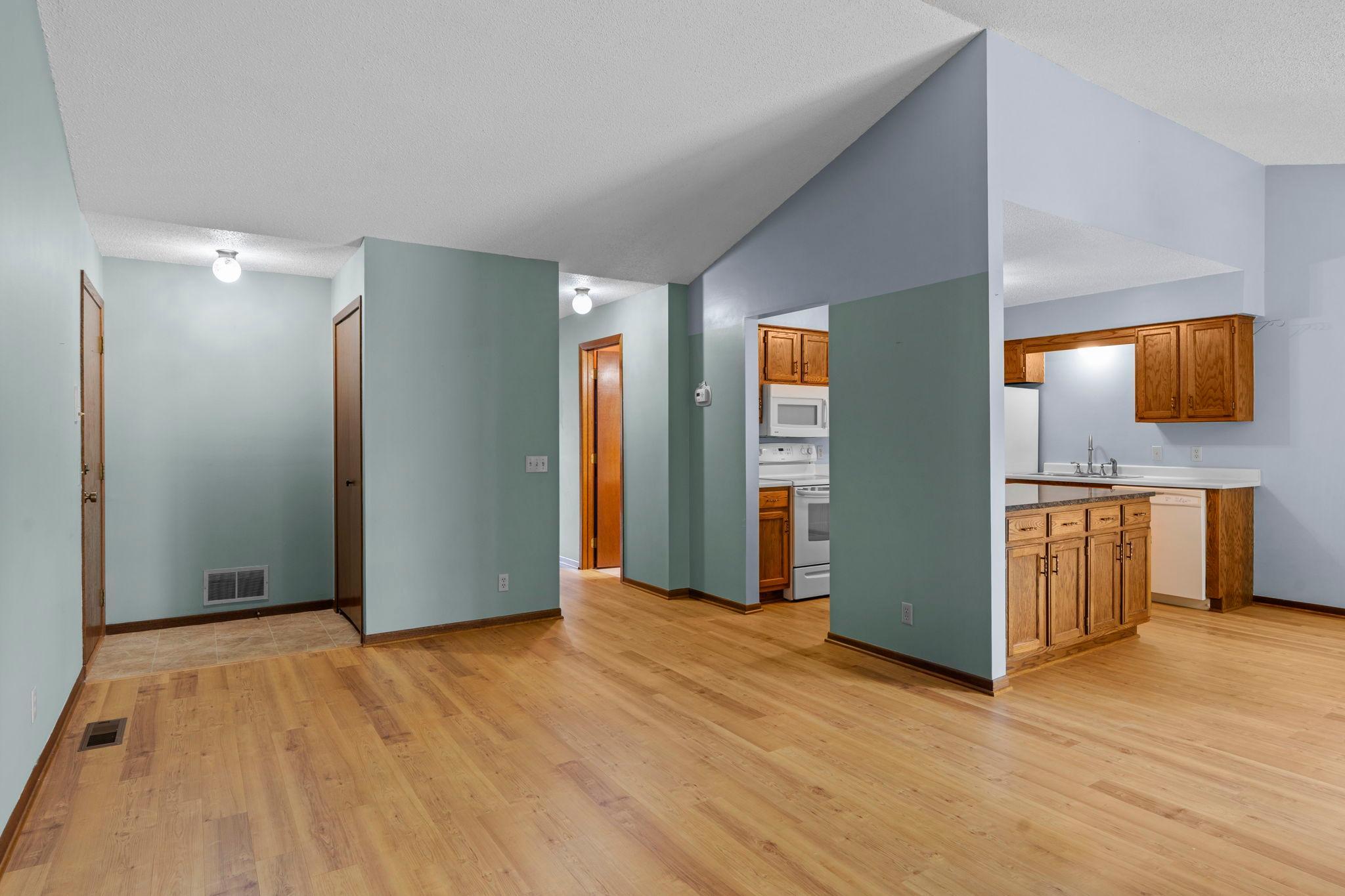 View of Residential at 977 Heritage Court, Vadnais Heights MN 55127, Vadnais Heights (14 of 59) - Mike Wilen | Minnesota Team Real Estate