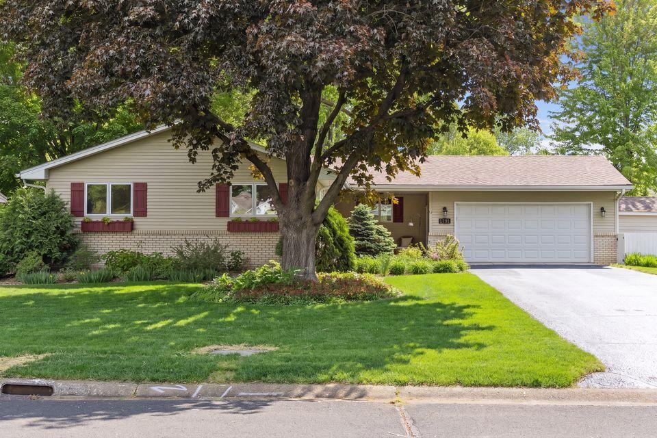 View of Residential at 2124 Pleasant View Drive, New Brighton MN 55112, New Brighton - Mike Wilen | Minnesota Team Real Estate