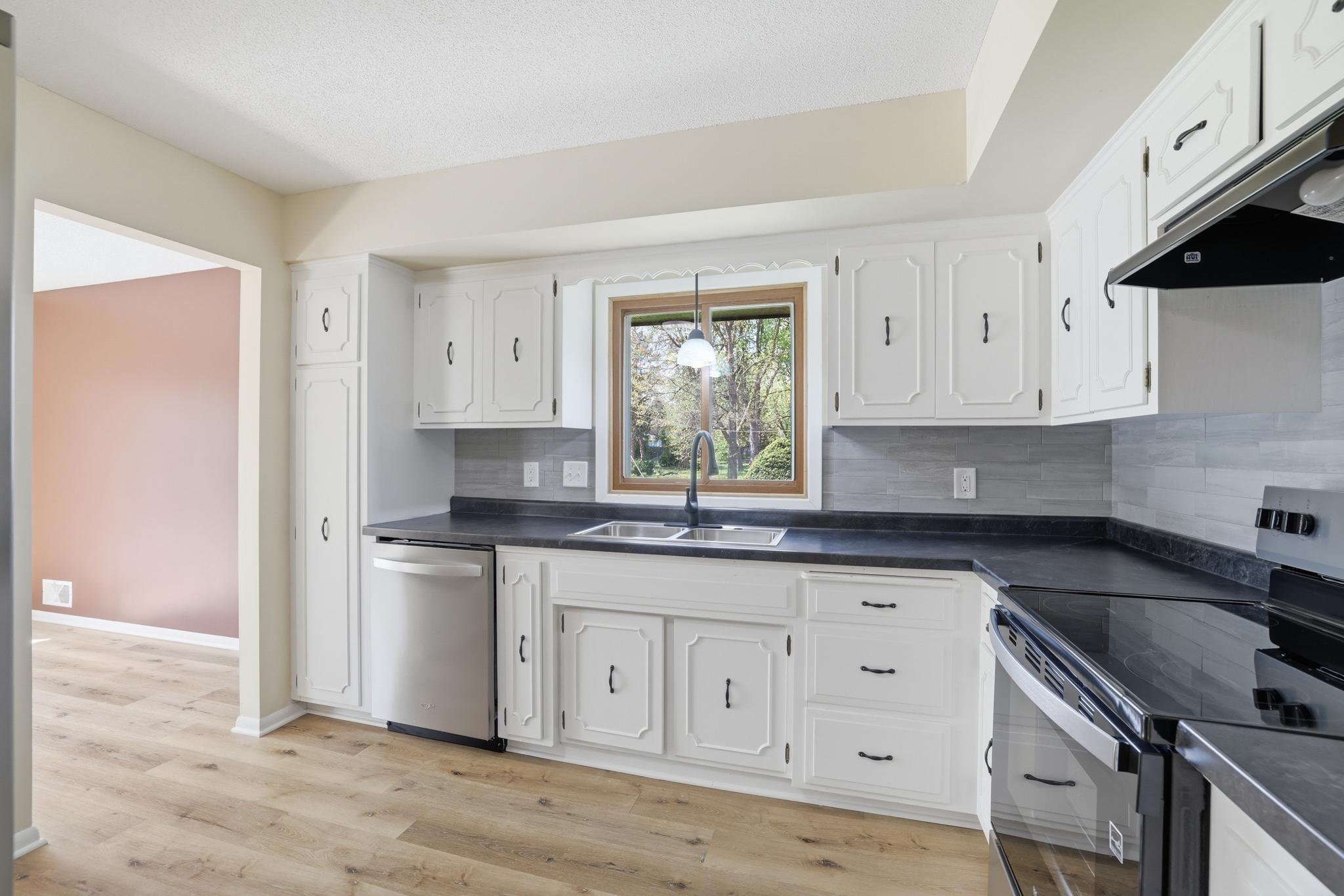 View of Residential at 738 County Road B, Maplewood MN 55117, Maplewood (19 of 32) - Mike Wilen | Minnesota Team Real Estate