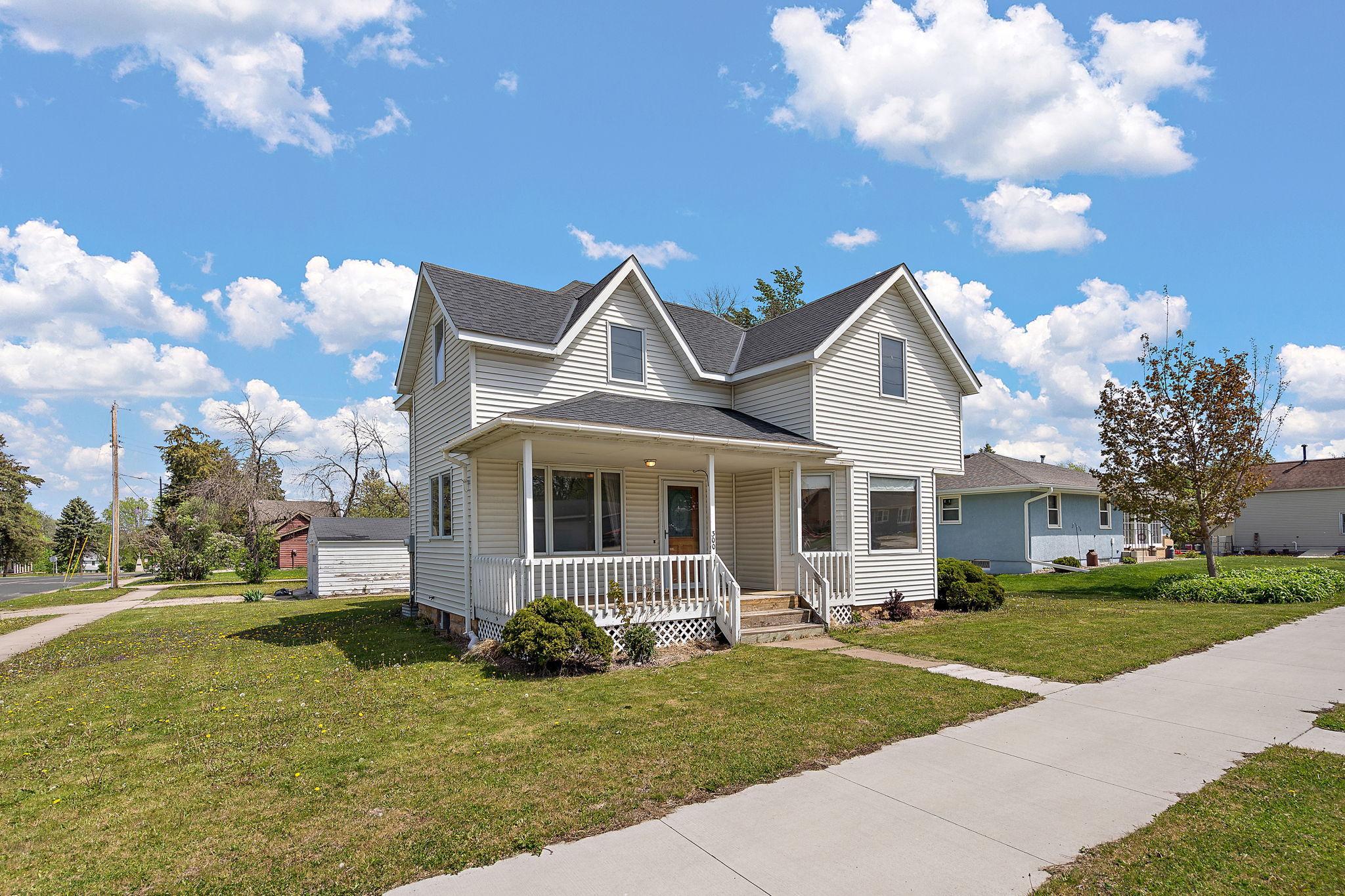 View of Residential at 300 State Street, Belle Plaine MN 56011, Belle Plaine (3 of 33) - Mike Wilen | Minnesota Team Real Estate