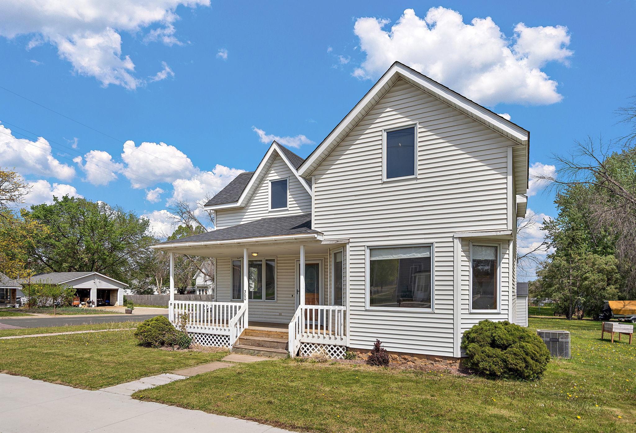 View of Residential at 300 State Street, Belle Plaine MN 56011, Belle Plaine (2 of 33) - Mike Wilen | Minnesota Team Real Estate