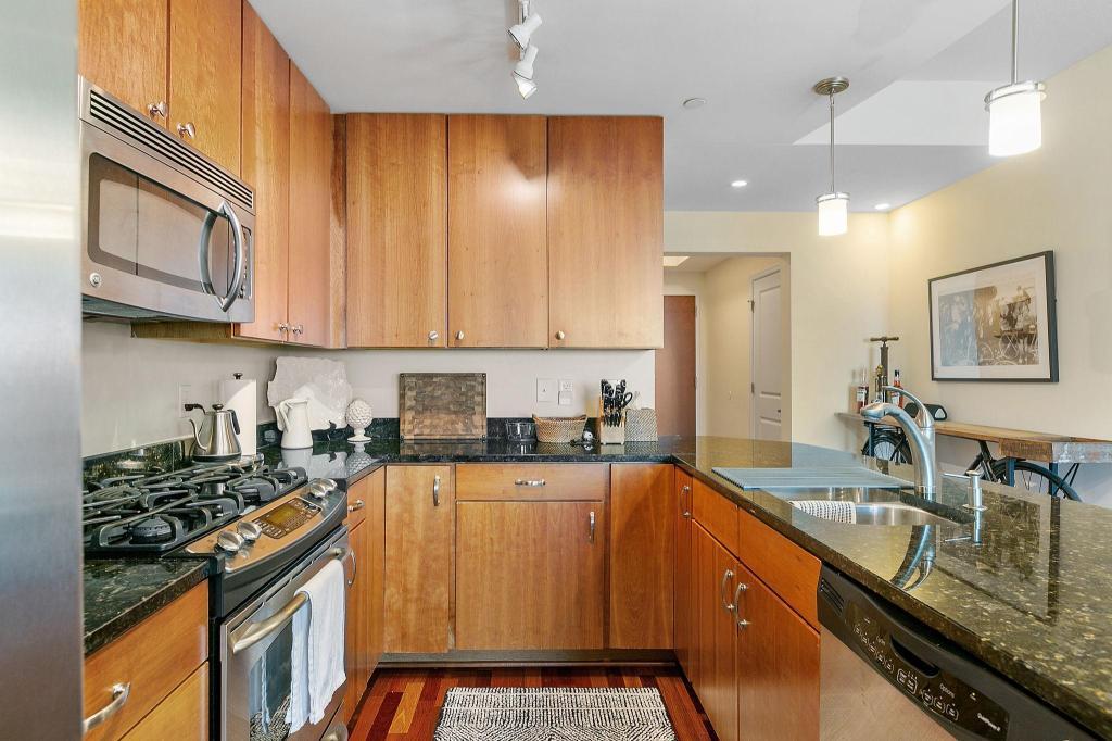 View of Residential at 100 3rd Avenue #1703, Minneapolis MN 55401, Minneapolis (11 of 47) - Mike Wilen | Minnesota Team Real Estate