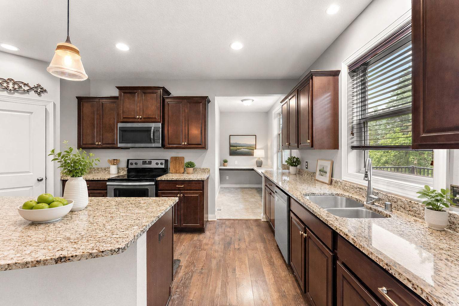 View of Residential at 9289 Summerlin Court, Woodbury MN 55129, Woodbury (19 of 43) - Mike Wilen | Minnesota Team Real Estate