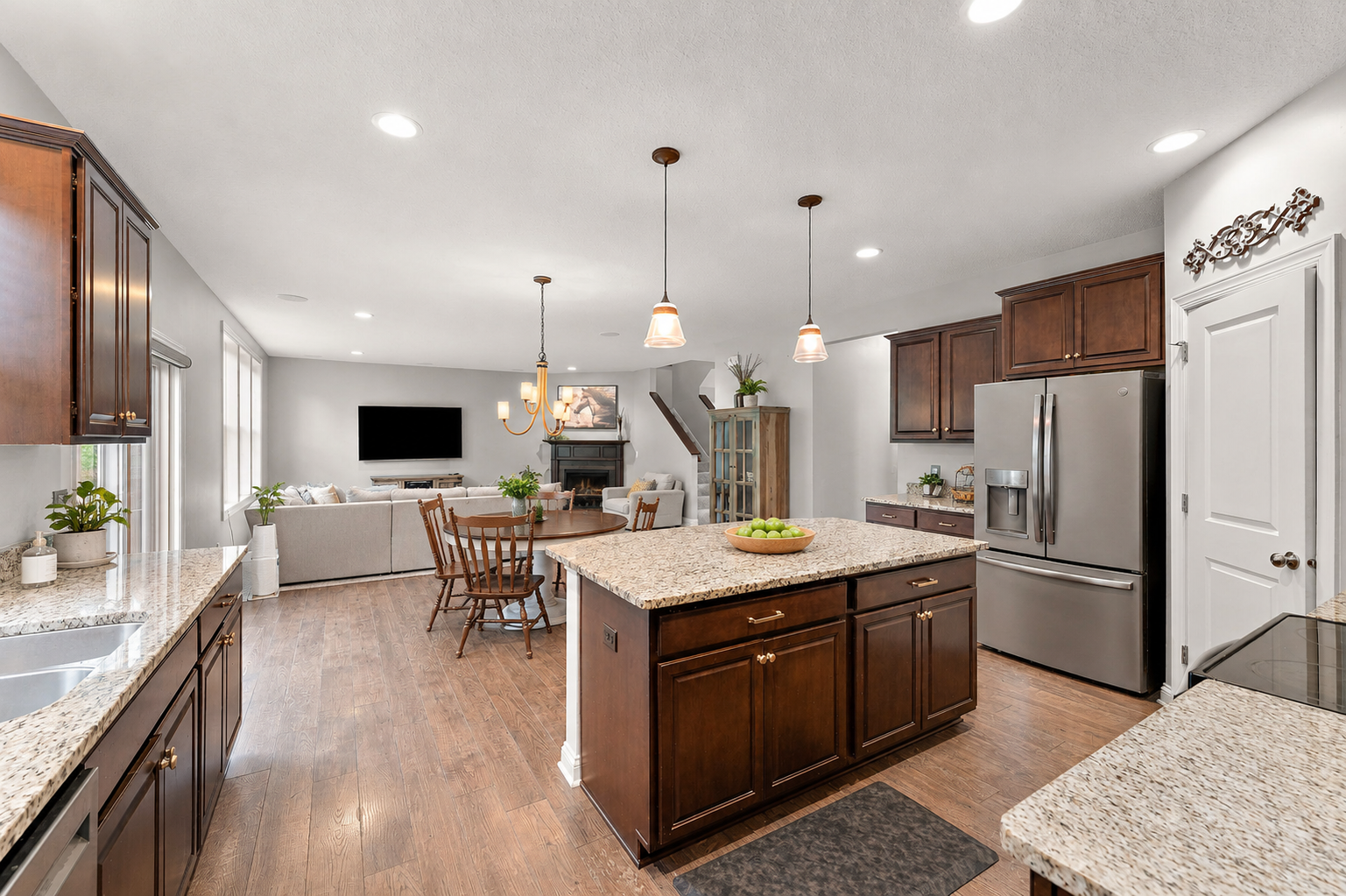 View of Residential at 9289 Summerlin Court, Woodbury MN 55129, Woodbury (18 of 43) - Mike Wilen | Minnesota Team Real Estate