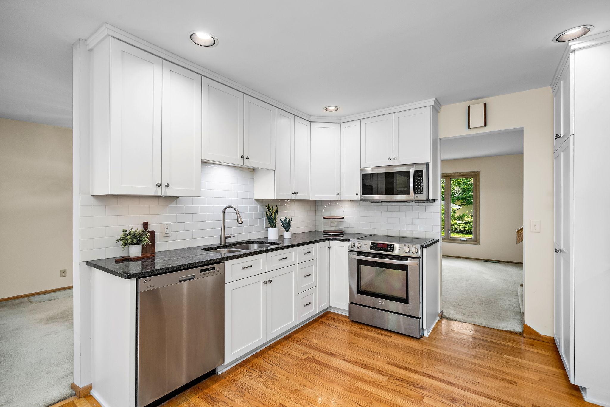 View of Residential at 6015 Stoneybrook Drive, Minnetonka MN 55345, Minnetonka (10 of 45) - Mike Wilen | Minnesota Team Real Estate