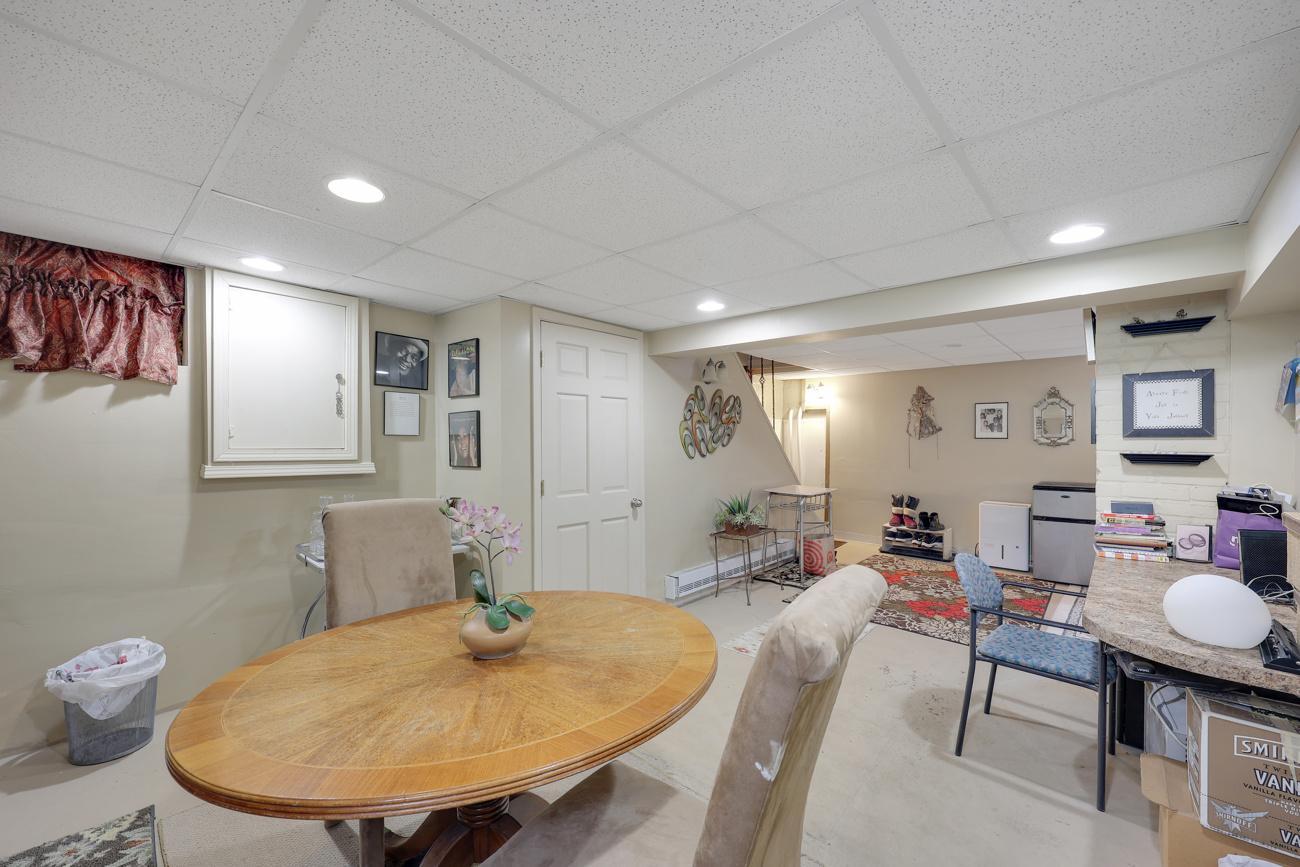 View of Residential at 1718 Vincent Avenue, Minneapolis MN 55411, Minneapolis (18 of 31) - Mike Wilen | Minnesota Team Real Estate