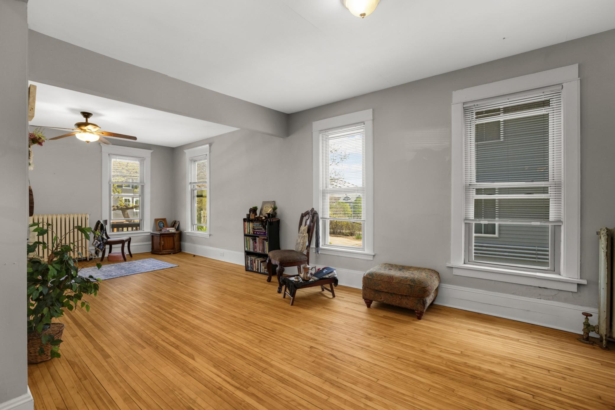 View of Residential Income at 810 6th Street, Minneapolis MN 55414, Minneapolis (8 of 36) - Mike Wilen | Minnesota Team Real Estate