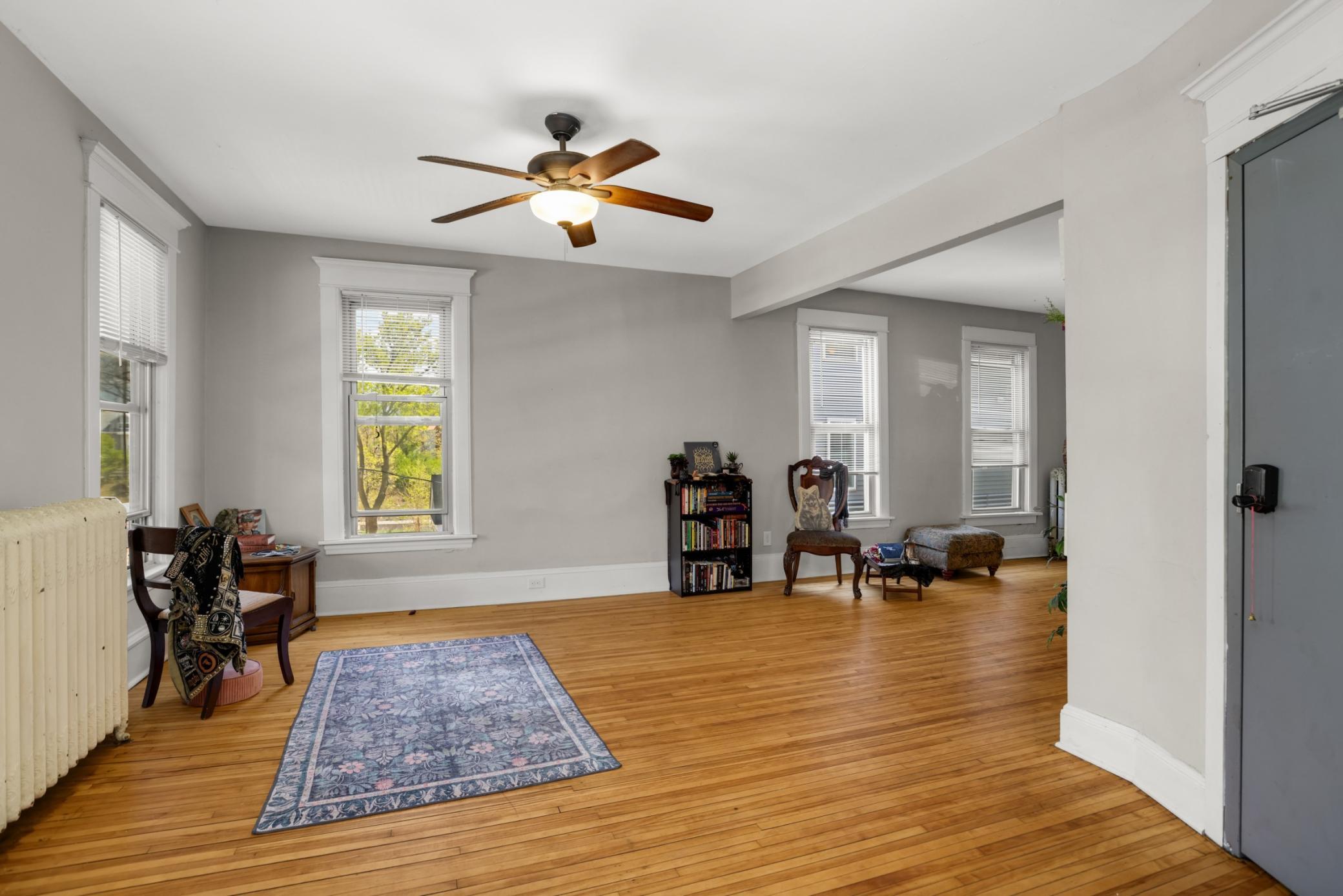 View of Residential Income at 810 6th Street, Minneapolis MN 55414, Minneapolis (4 of 36) - Mike Wilen | Minnesota Team Real Estate