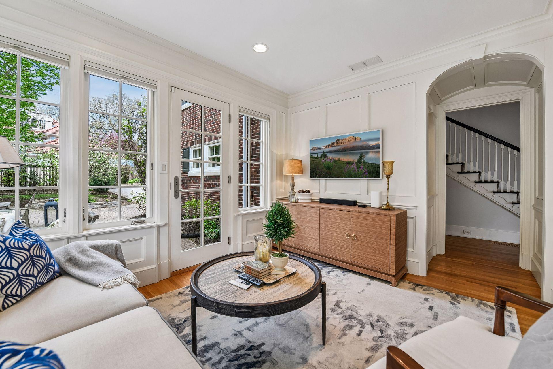 View of Residential at 2240 Lake Of The Isles Parkway, Minneapolis MN 55405, Minneapolis (14 of 88) - Mike Wilen | Minnesota Team Real Estate