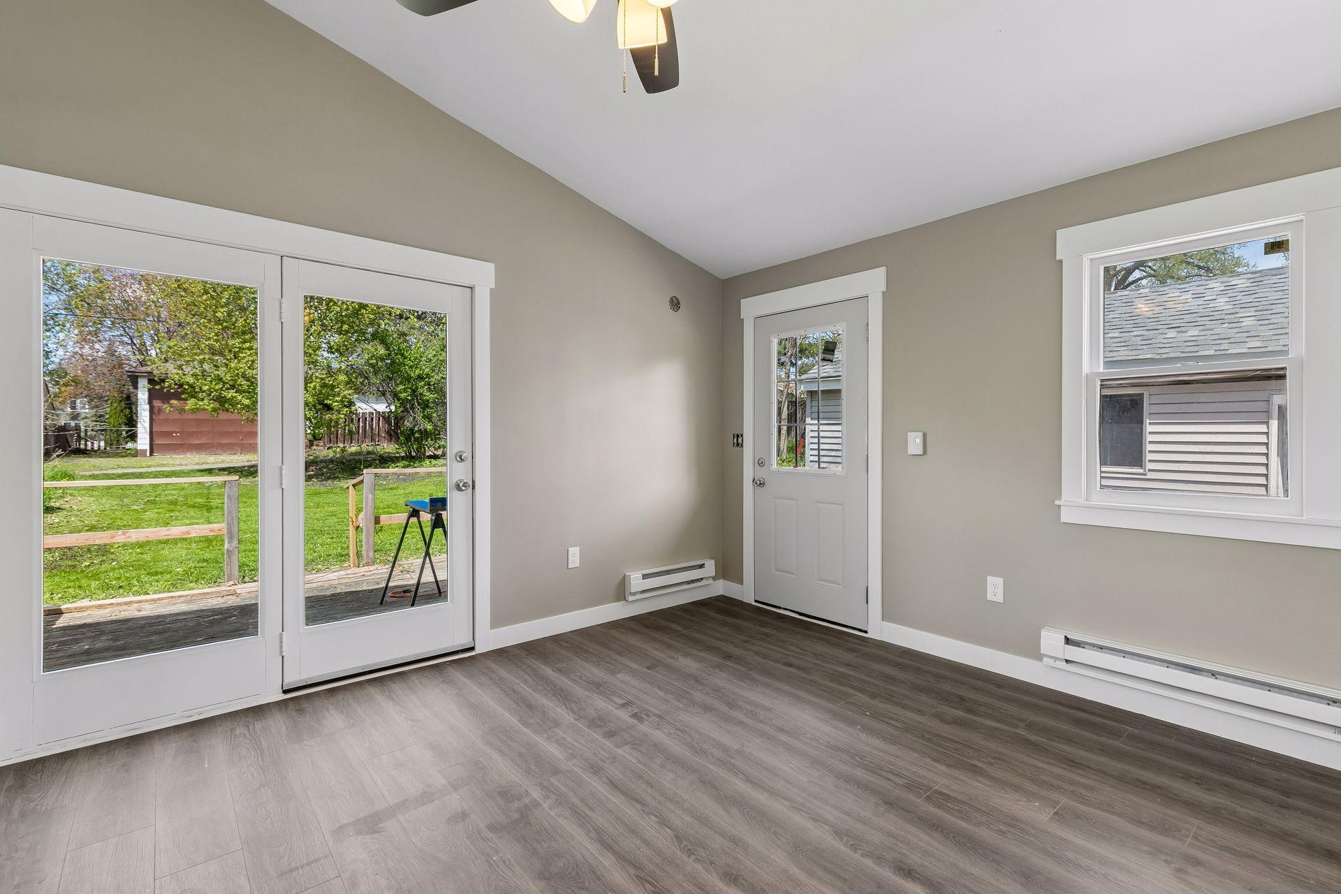 View of Residential at 2587 2nd Avenue, North Saint Paul MN 55109, North Saint Paul (22 of 30) - Mike Wilen | Minnesota Team Real Estate