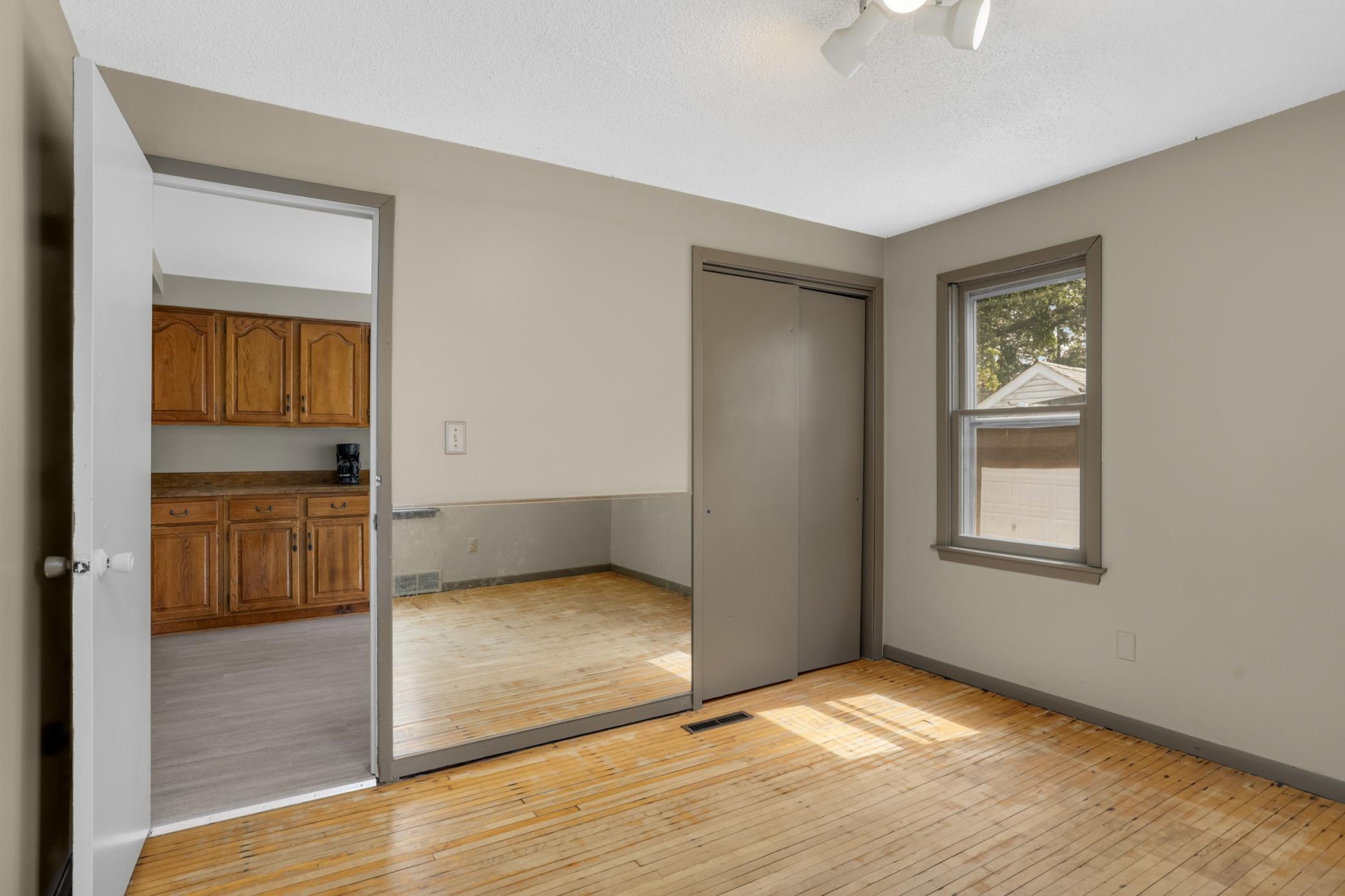 View of Residential at 1404 Hubbard Avenue, Saint Paul MN 55104, Saint Paul (16 of 37) - Mike Wilen | Minnesota Team Real Estate