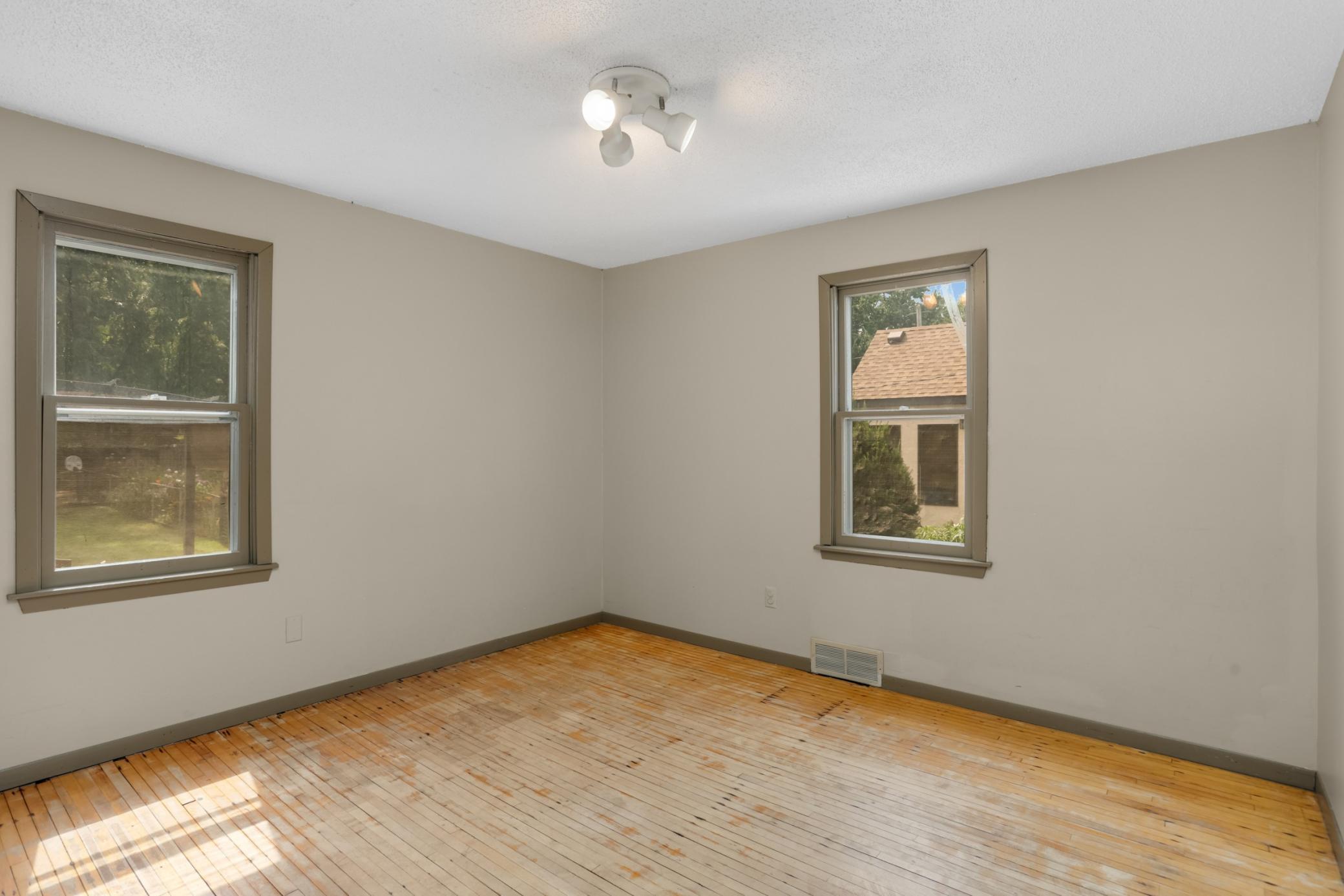 View of Residential at 1404 Hubbard Avenue, Saint Paul MN 55104, Saint Paul (15 of 37) - Mike Wilen | Minnesota Team Real Estate