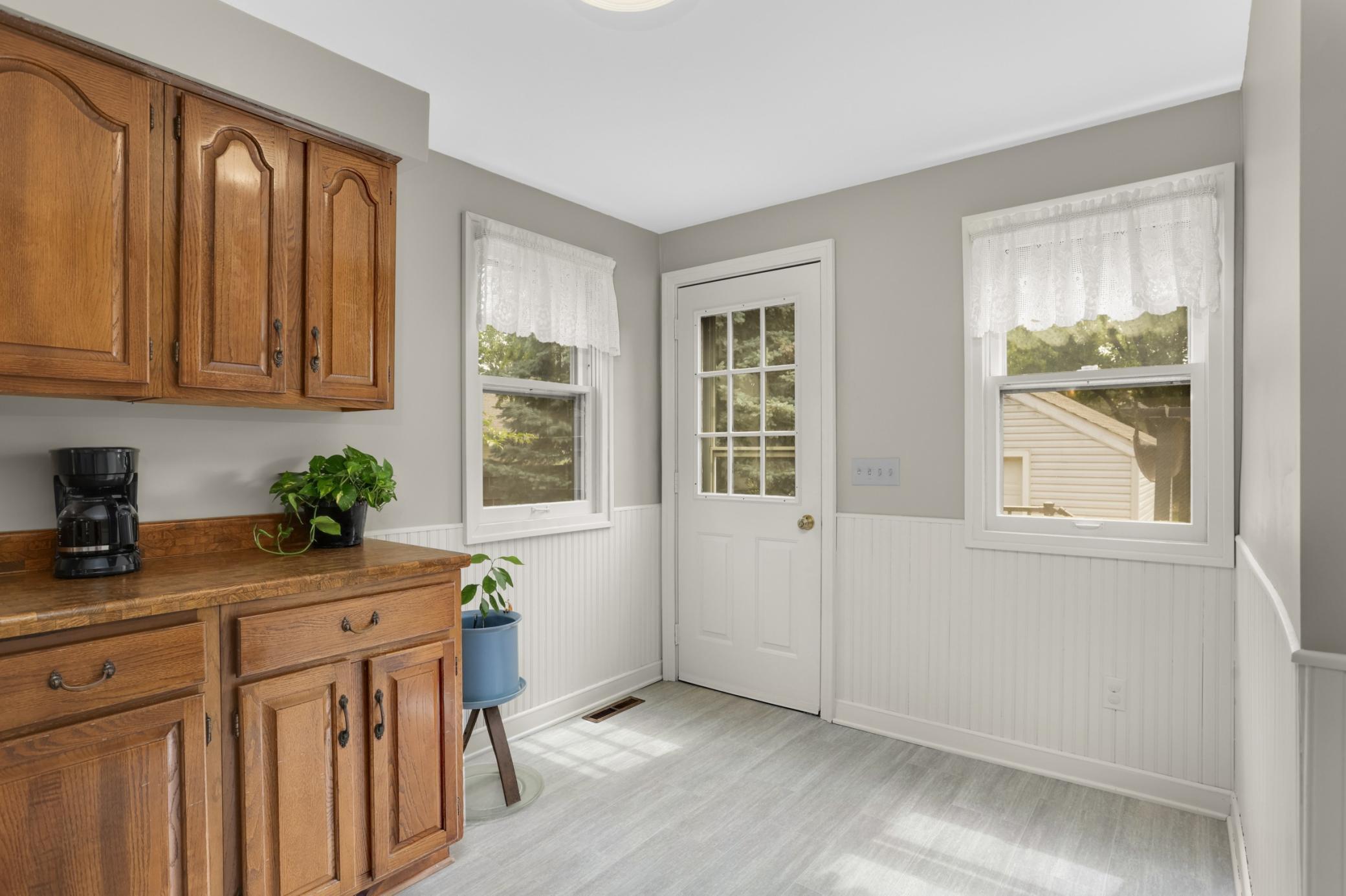 View of Residential at 1404 Hubbard Avenue, Saint Paul MN 55104, Saint Paul (14 of 37) - Mike Wilen | Minnesota Team Real Estate