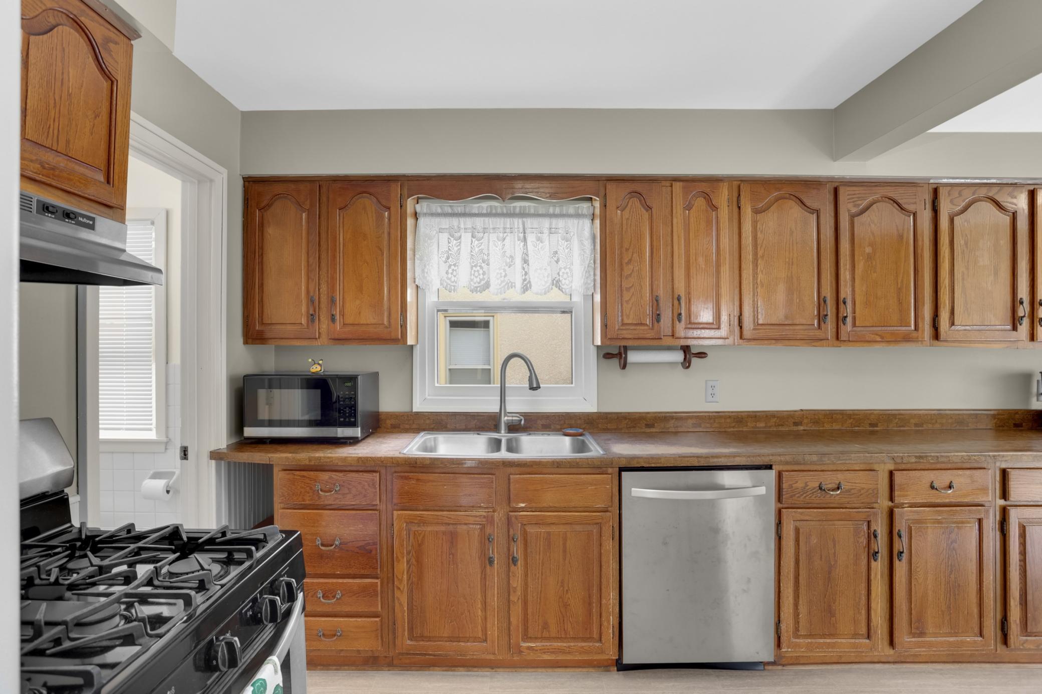 View of Residential at 1404 Hubbard Avenue, Saint Paul MN 55104, Saint Paul (7 of 37) - Mike Wilen | Minnesota Team Real Estate